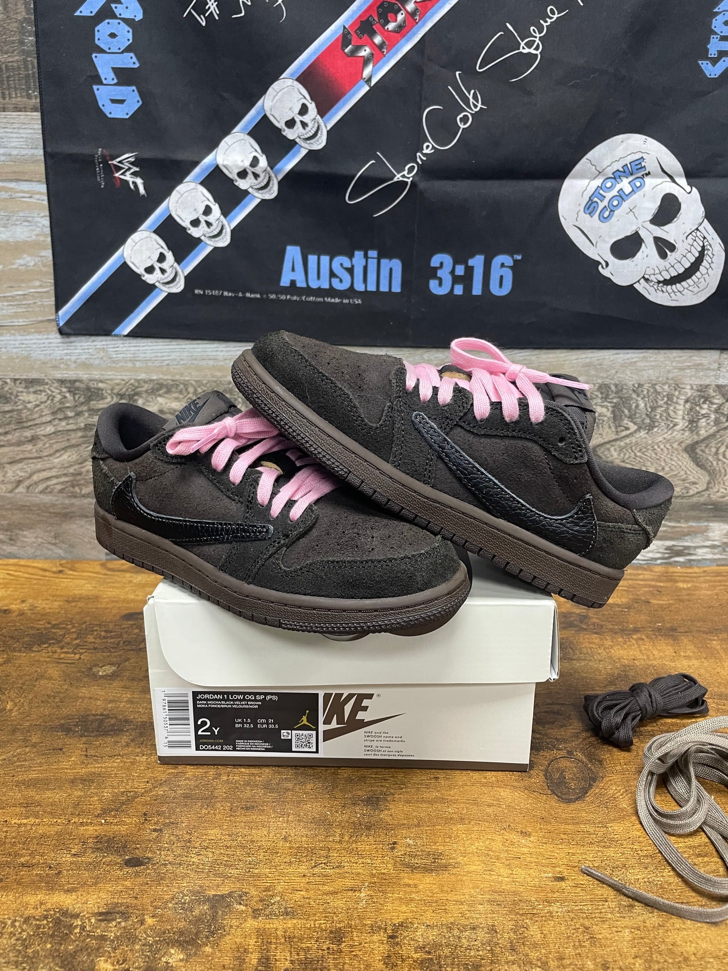 2Y - Nike Air Jordan 1 Retro Low OG SP Travis Scott “ Velvet Brown “