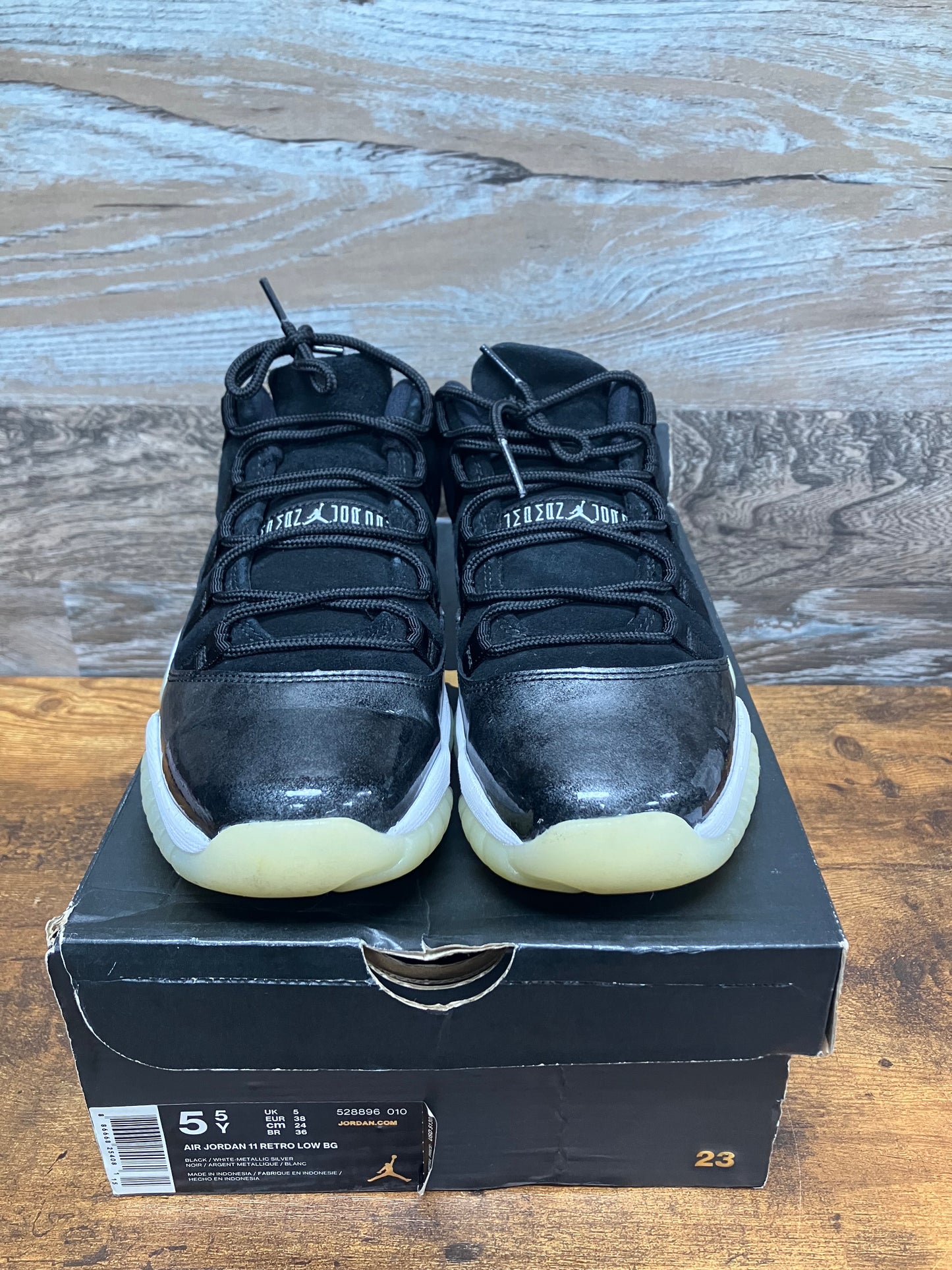 Jordan 11 Low Barons Size 5.5y