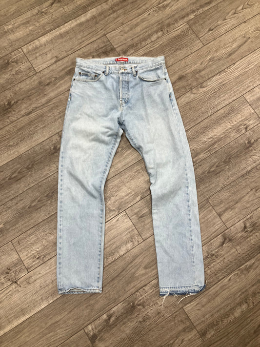 32 - Supreme Jeans
