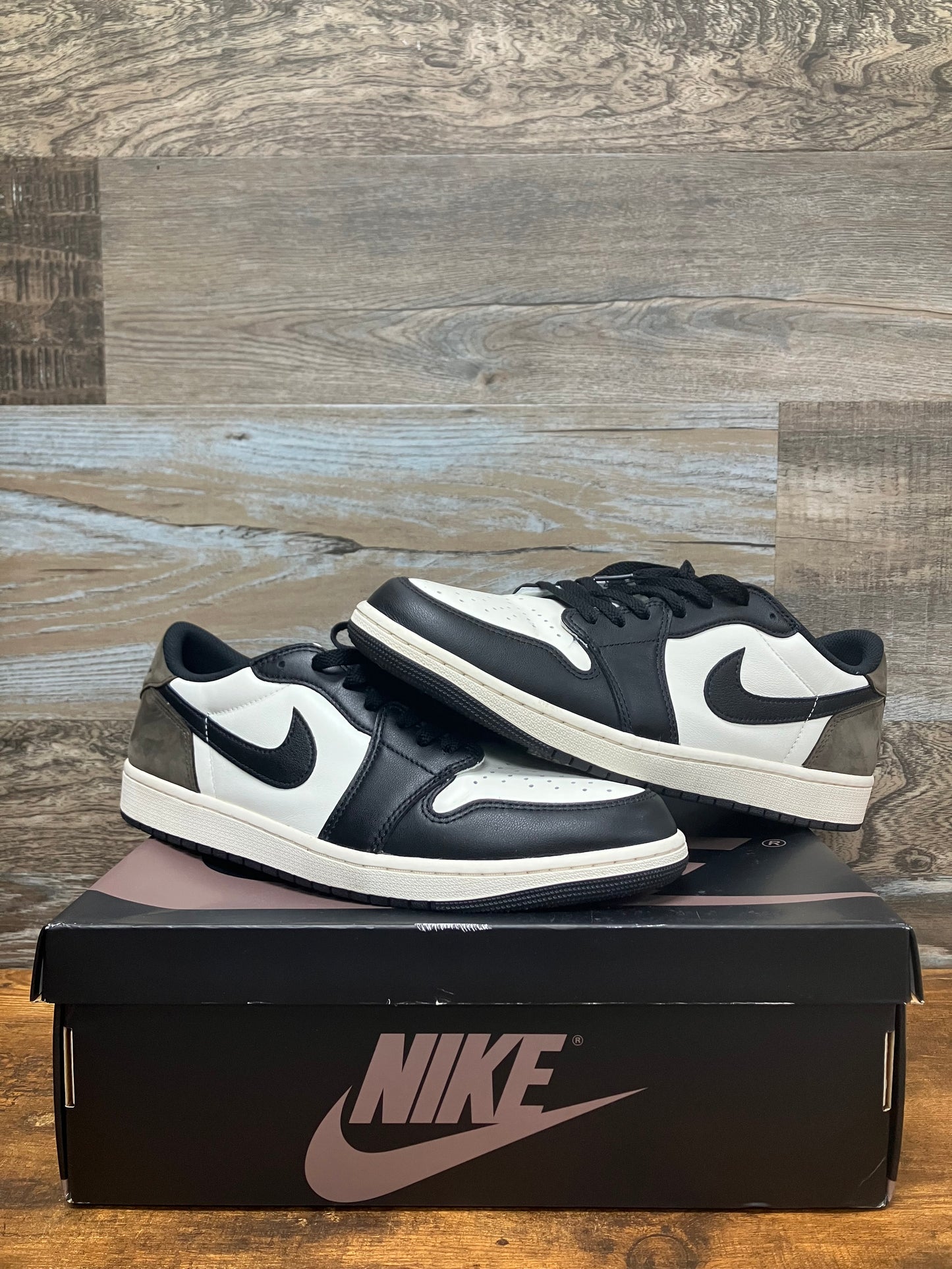 Air Jordan 1 Low Mocha 12