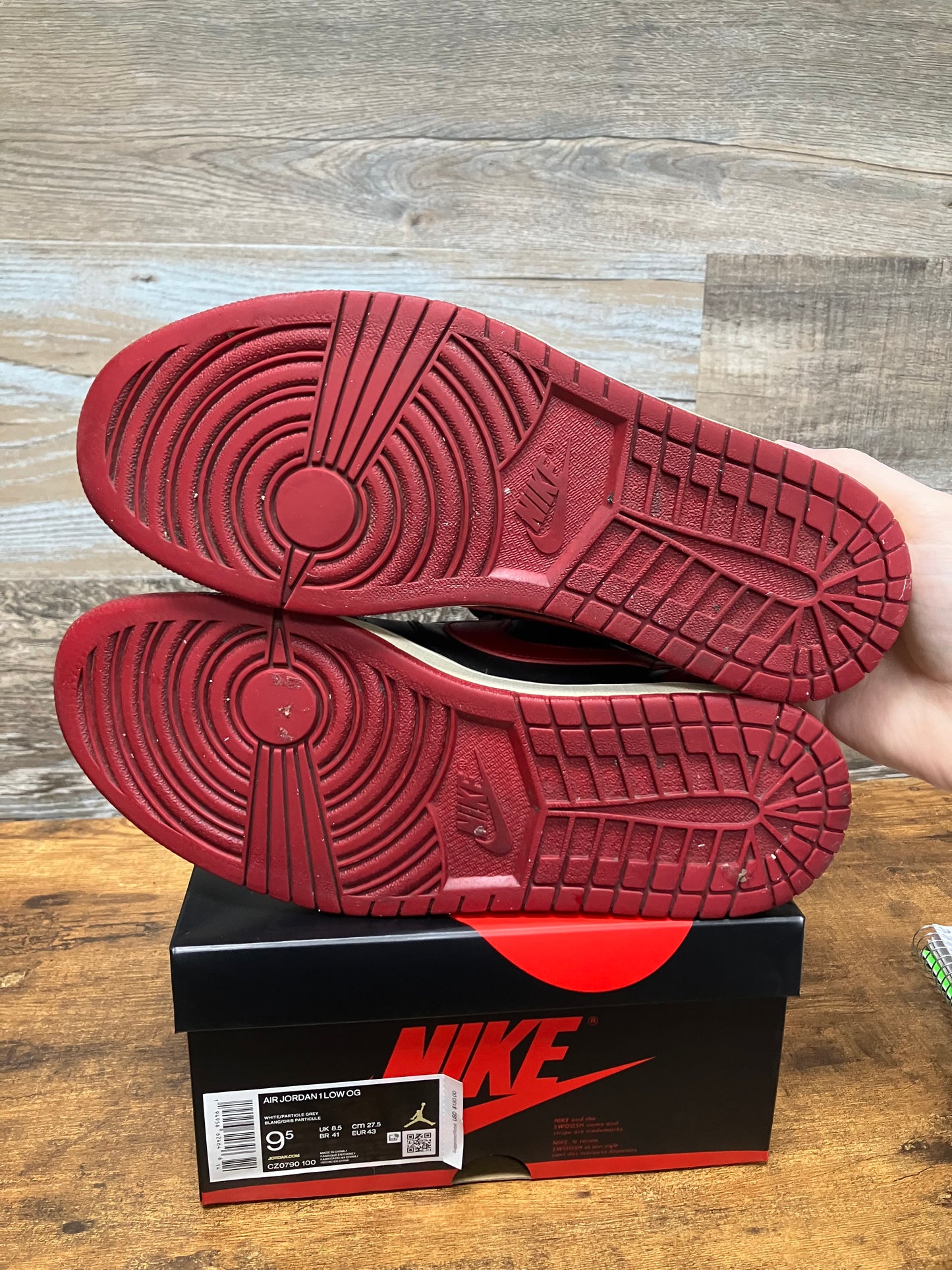 Jordan 1 Low Bred Size 9.5