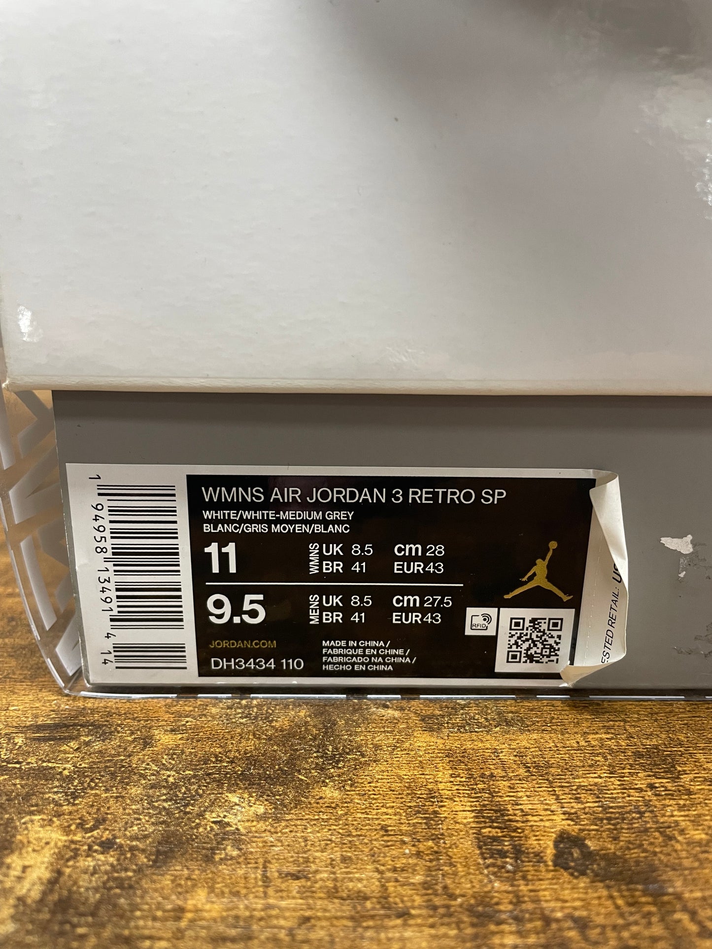 11 - Jordan 3 Retro SP A Ma Maniére sneaker