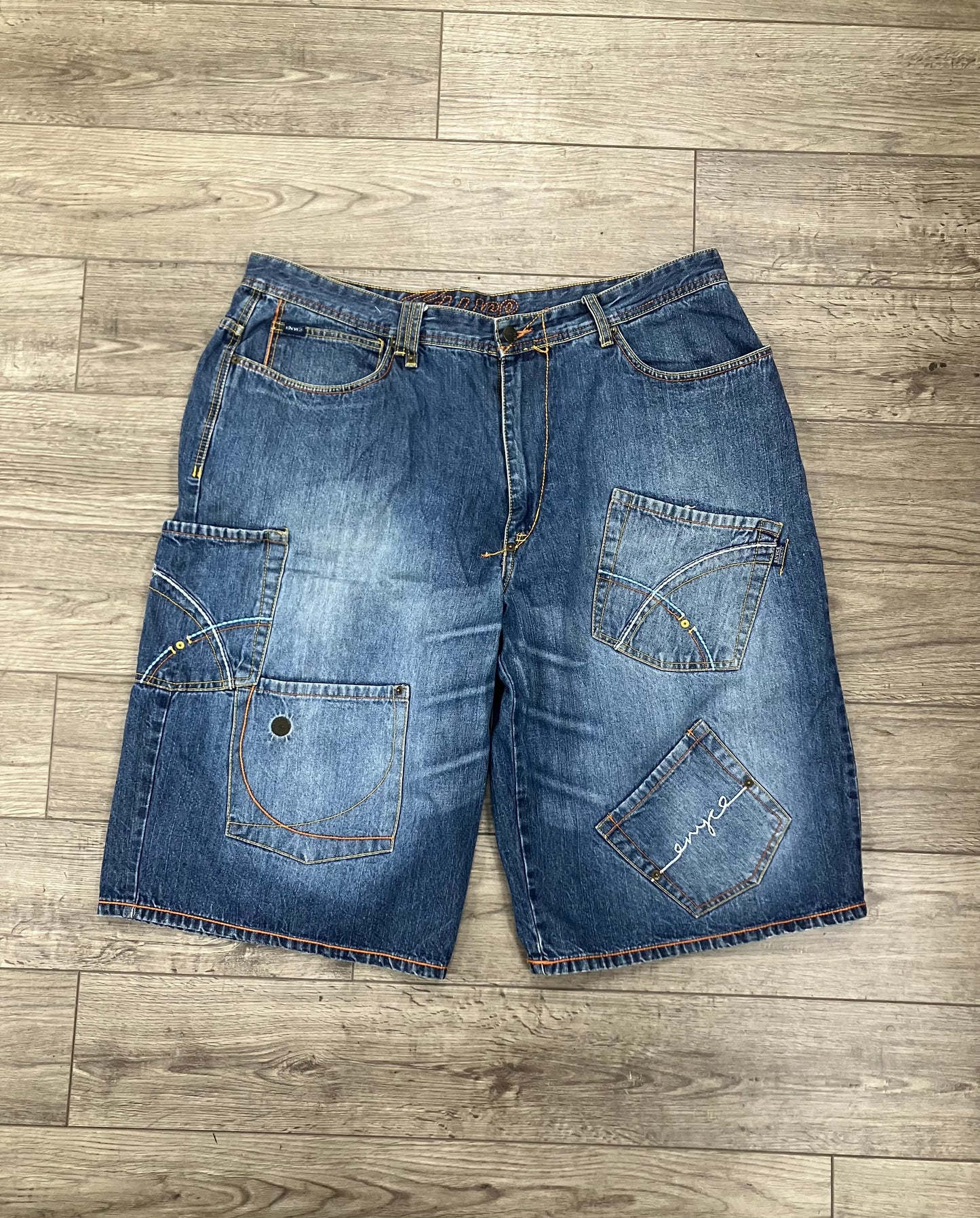 42 - Vtg Enyce Multi Pocket Jorts