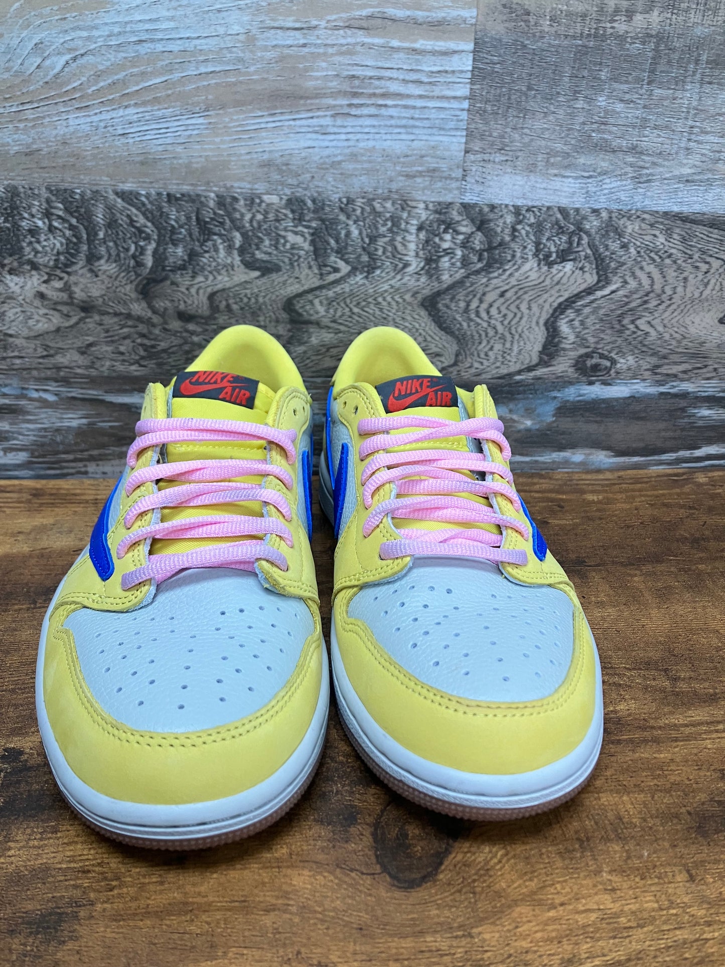 Jordan 1 Low Travis Scott Canary Size 9W/7.5M