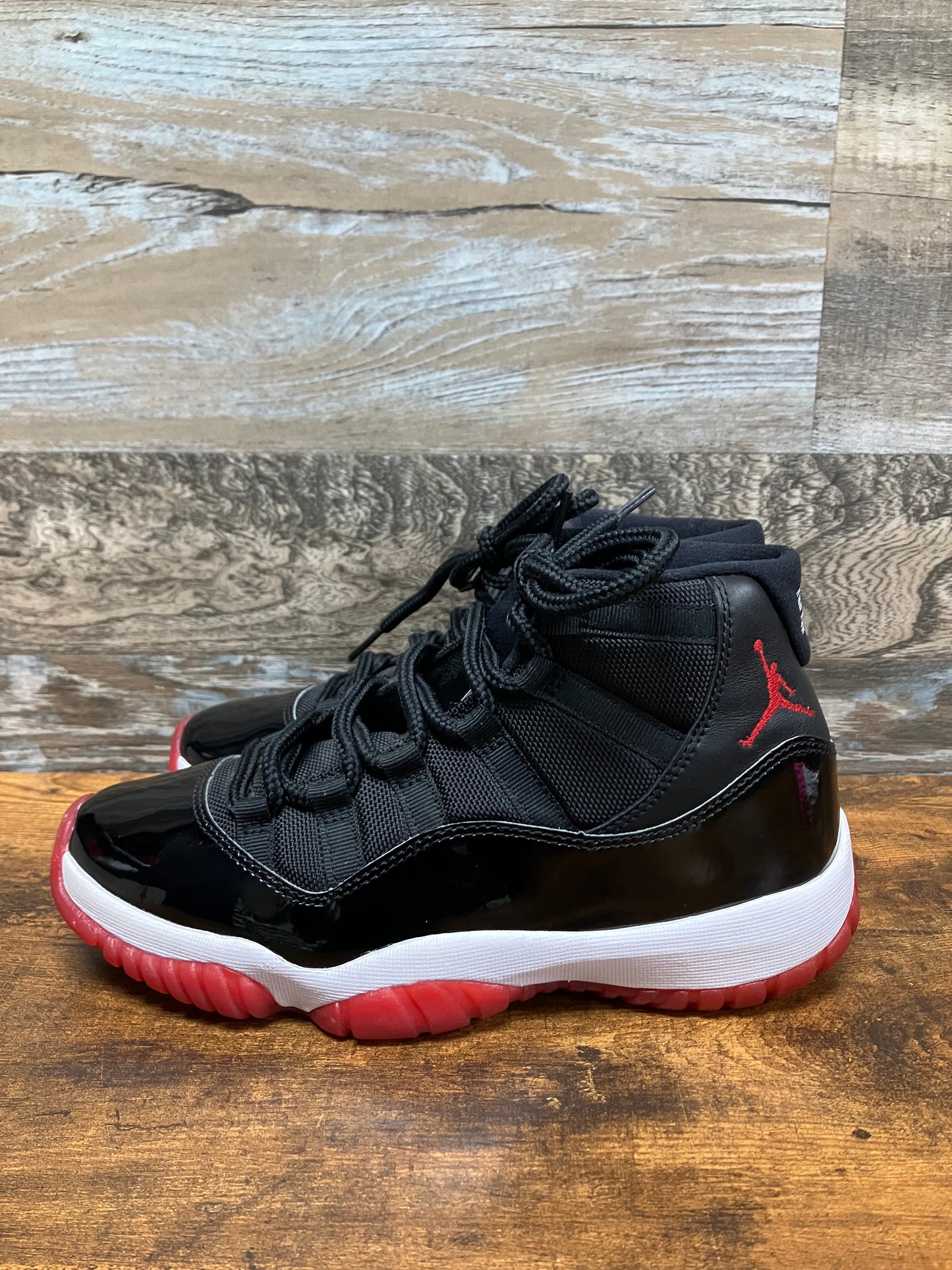 Air Jordan 11 Bred size 7 men’s
