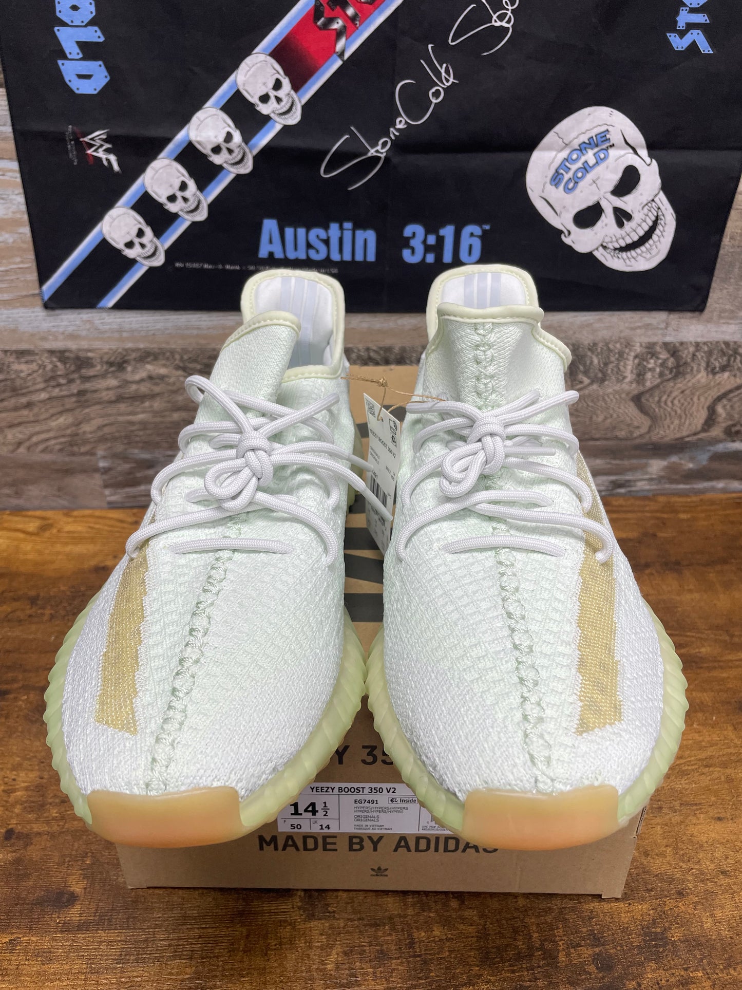 14.5 - Yeezy 350 V2 Hyperspace
