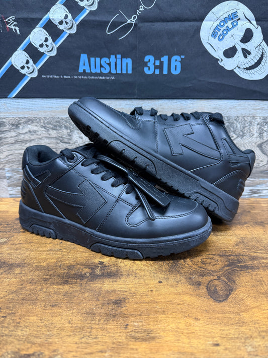 9 - Off-White Out of office Triple Black
