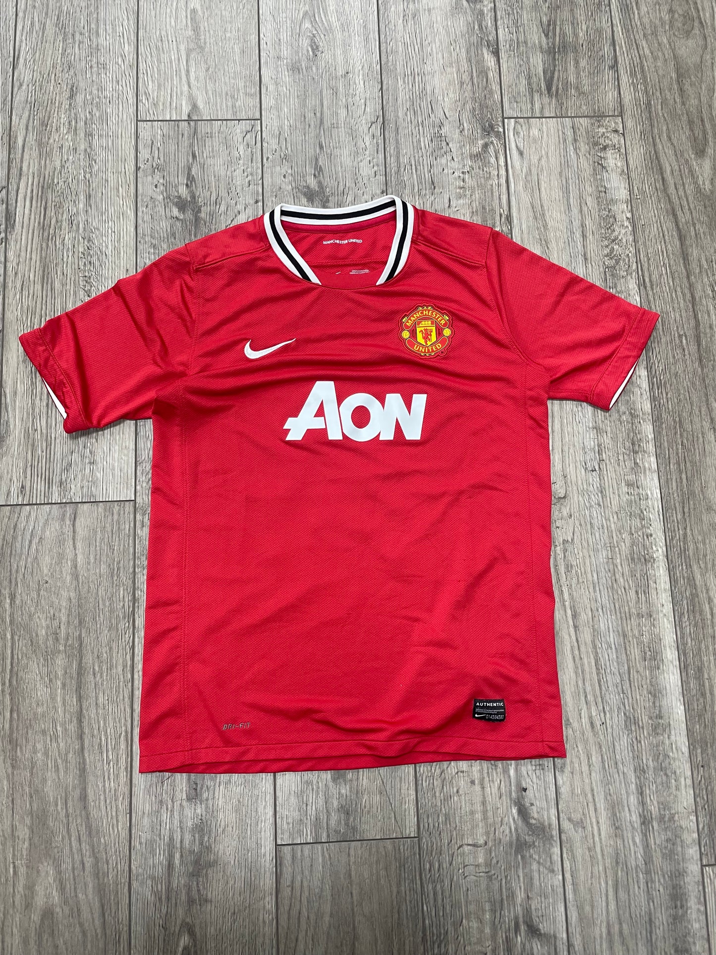 Kids XL - Manchester United 2011-12 Home Kit Chicharito