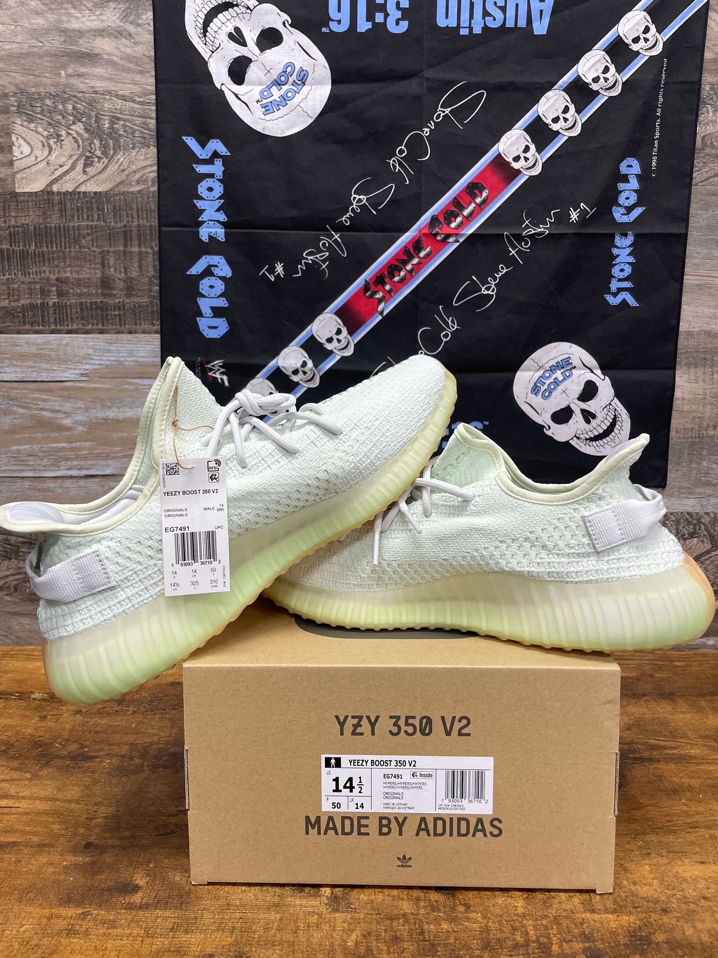14.5 - Yeezy 350 V2 Hyperspace