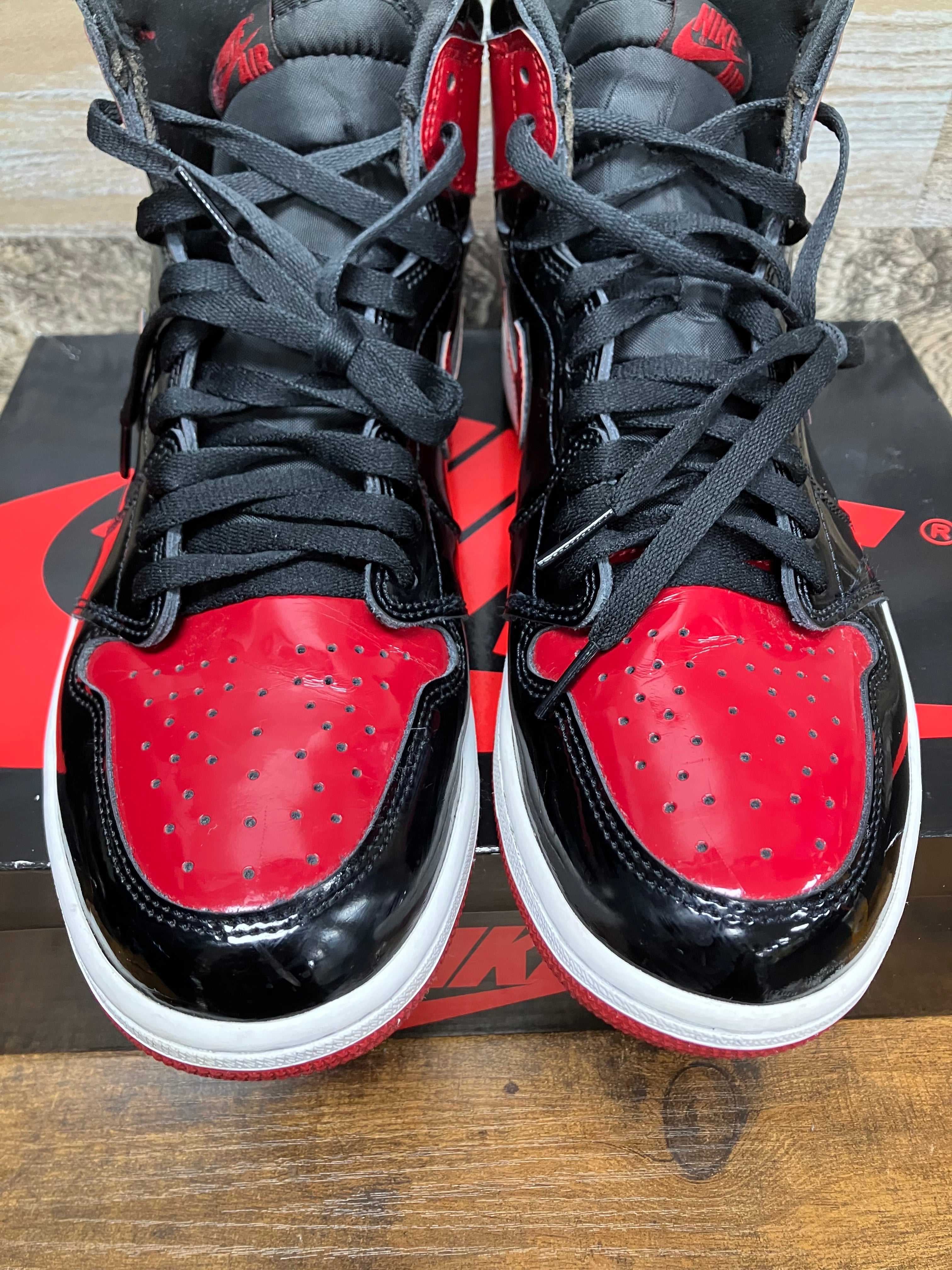 アイシャNIKE AIR JORDAN 1 HIGH パテントBRED Jordan 1 Retro High OG Patent Bred Men's - 555088-063 - US