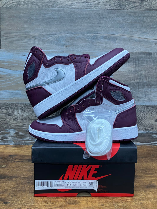 Jordan 1 High Bordeaux Size 5.5y