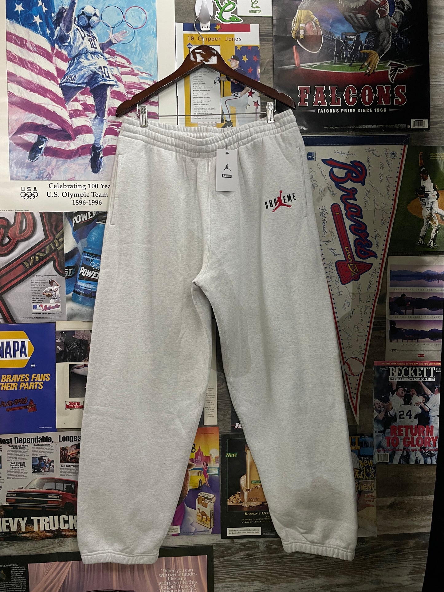 L - Supreme x Jordan Brand Sweatpants