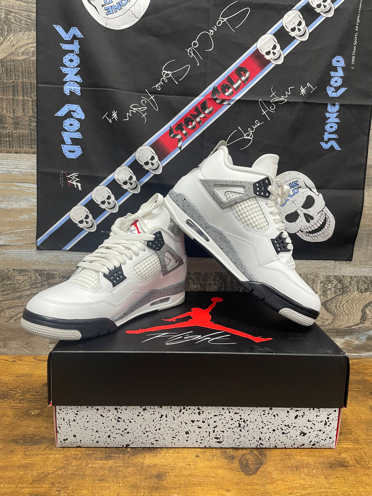 8.5 - Air Jordan 4 Retro White Cement
