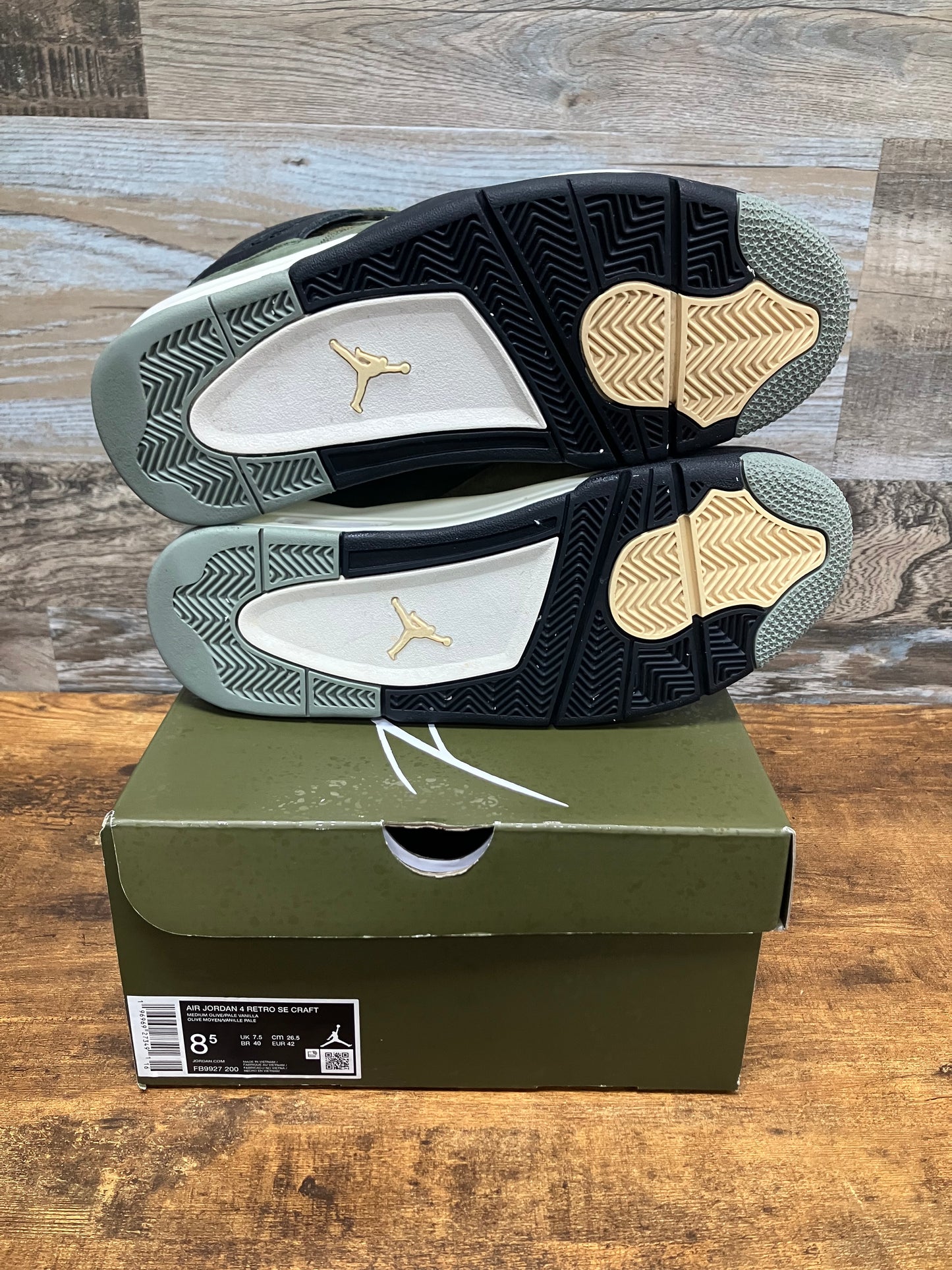 Air Jordan 4 Craft Olive Size 8.5