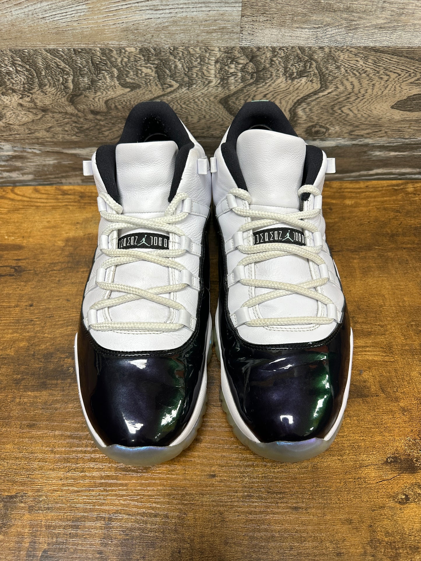 Jordan 11 low iridescent Size 13