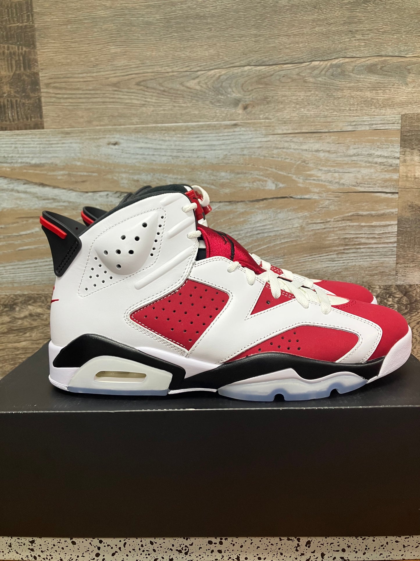 Air Jordan 6 Carmine 9.5