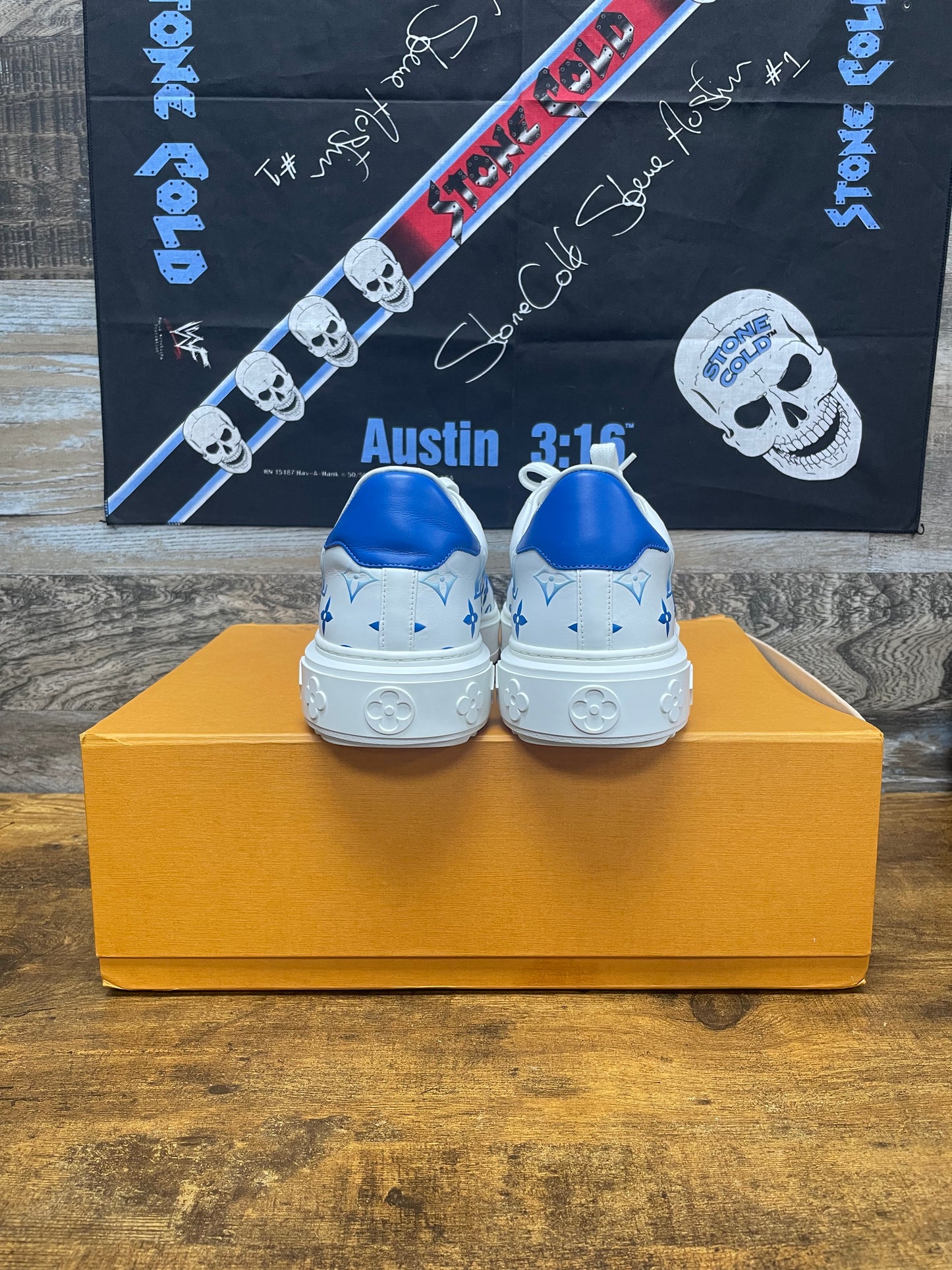 41/8M - Louis Vuitton Monogram Time Out Sneakers