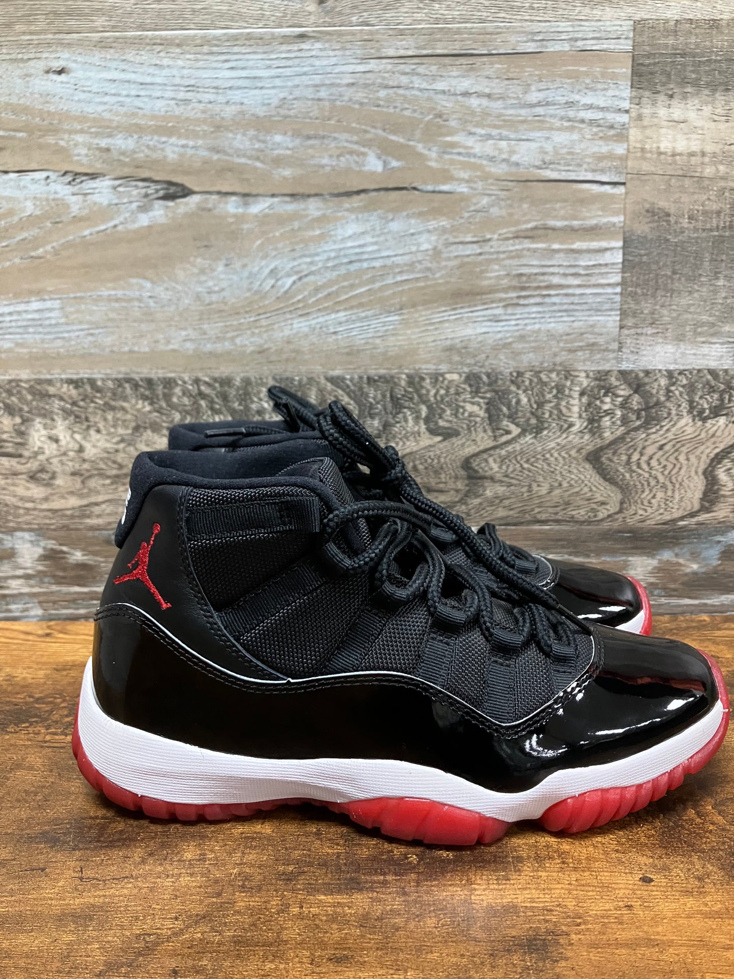 Air Jordan 11 Bred size 7 men’s