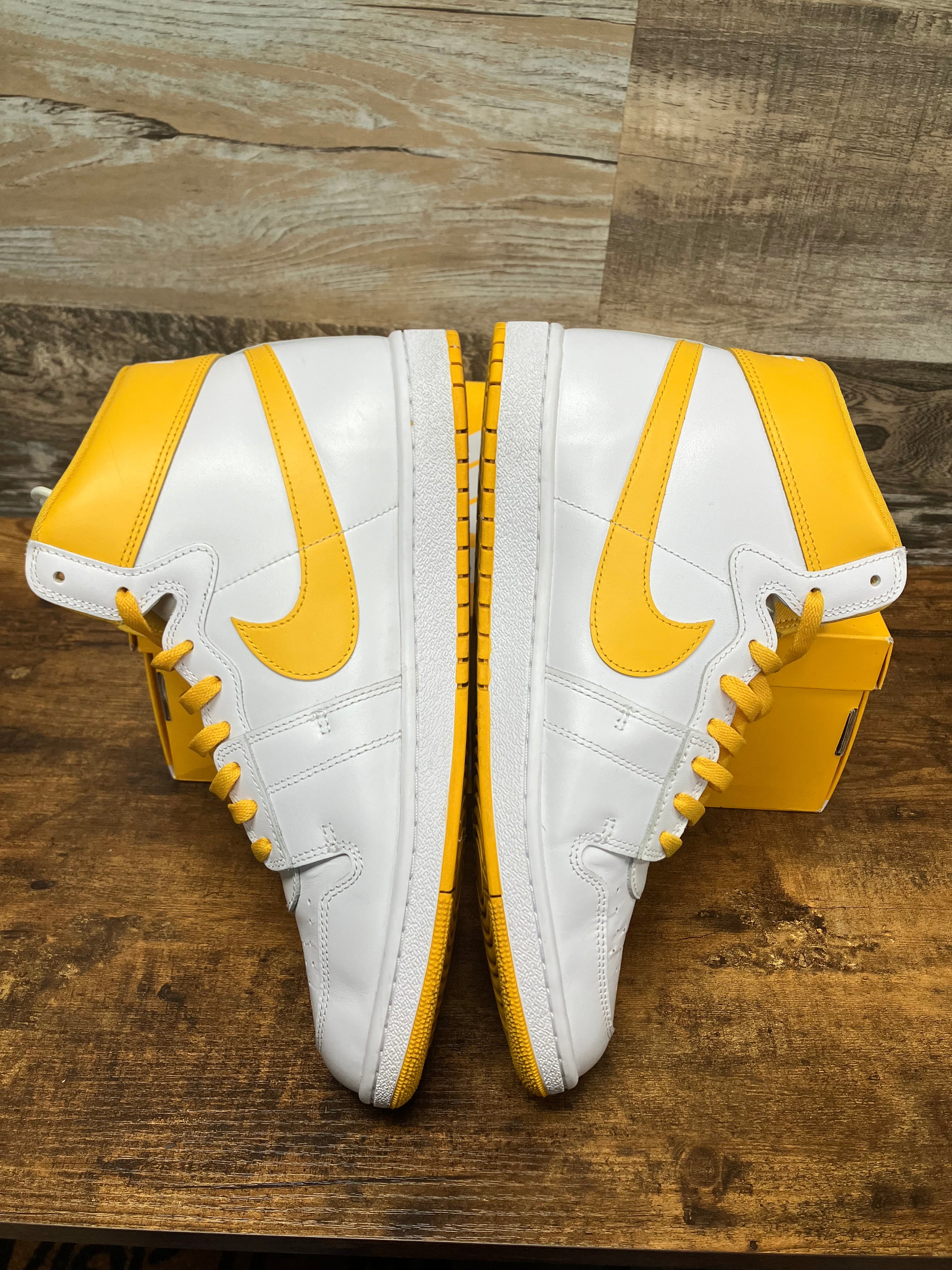 マリンゴールド Jordan Air Ship University Gold Size 13 – equator