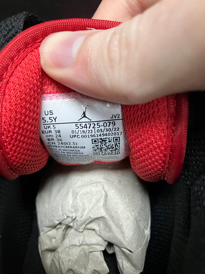 Jordan 1 Mid Fire Red Size 5.5y