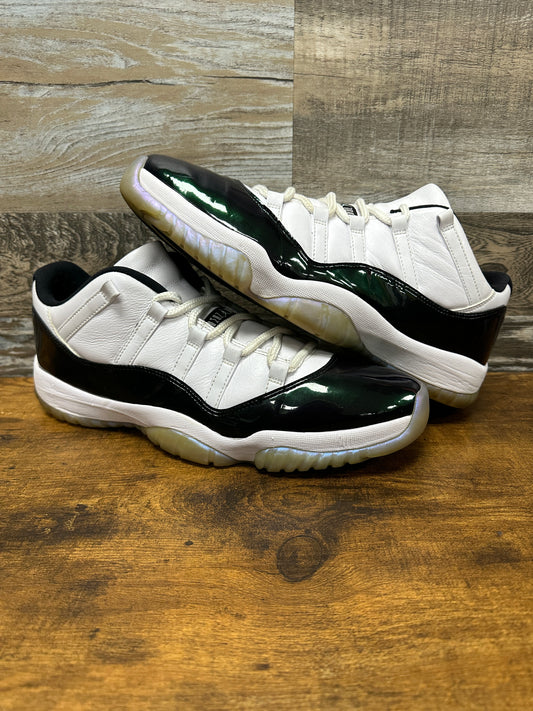 Jordan 11 low iridescent Size 13