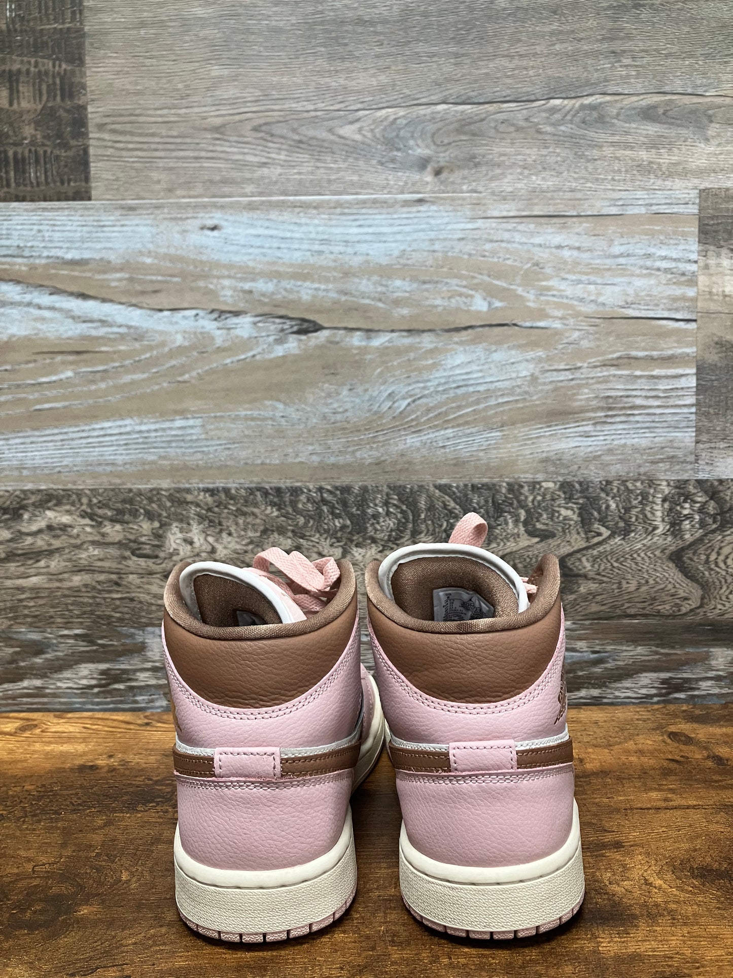 AJ 1 Mid Pink 8w