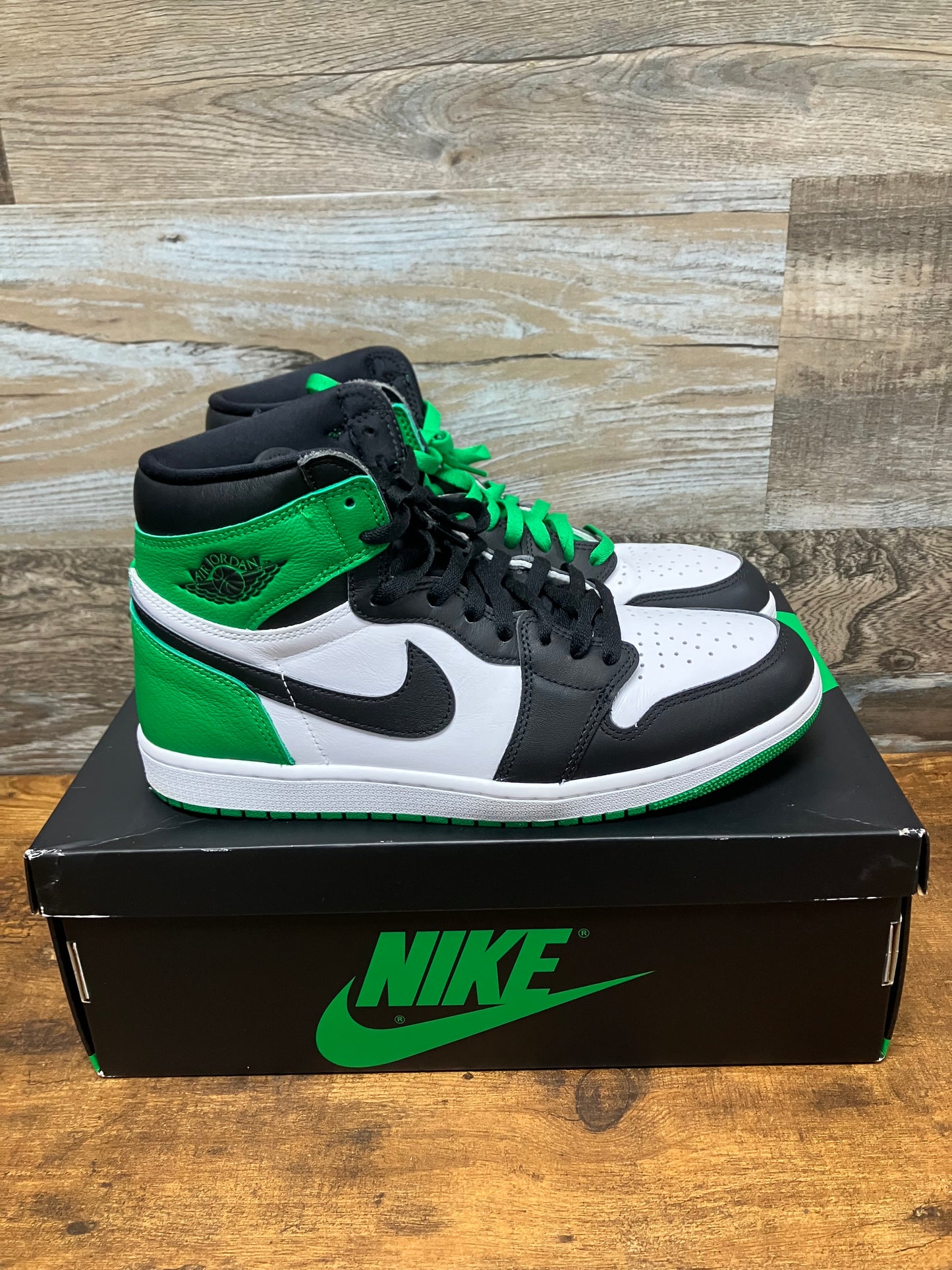 Air Jordan Retro 1 Lucky Green Size 11