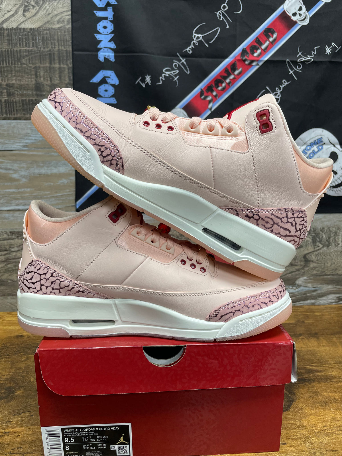 Jordan 3 Valentines Day Size 9.5W