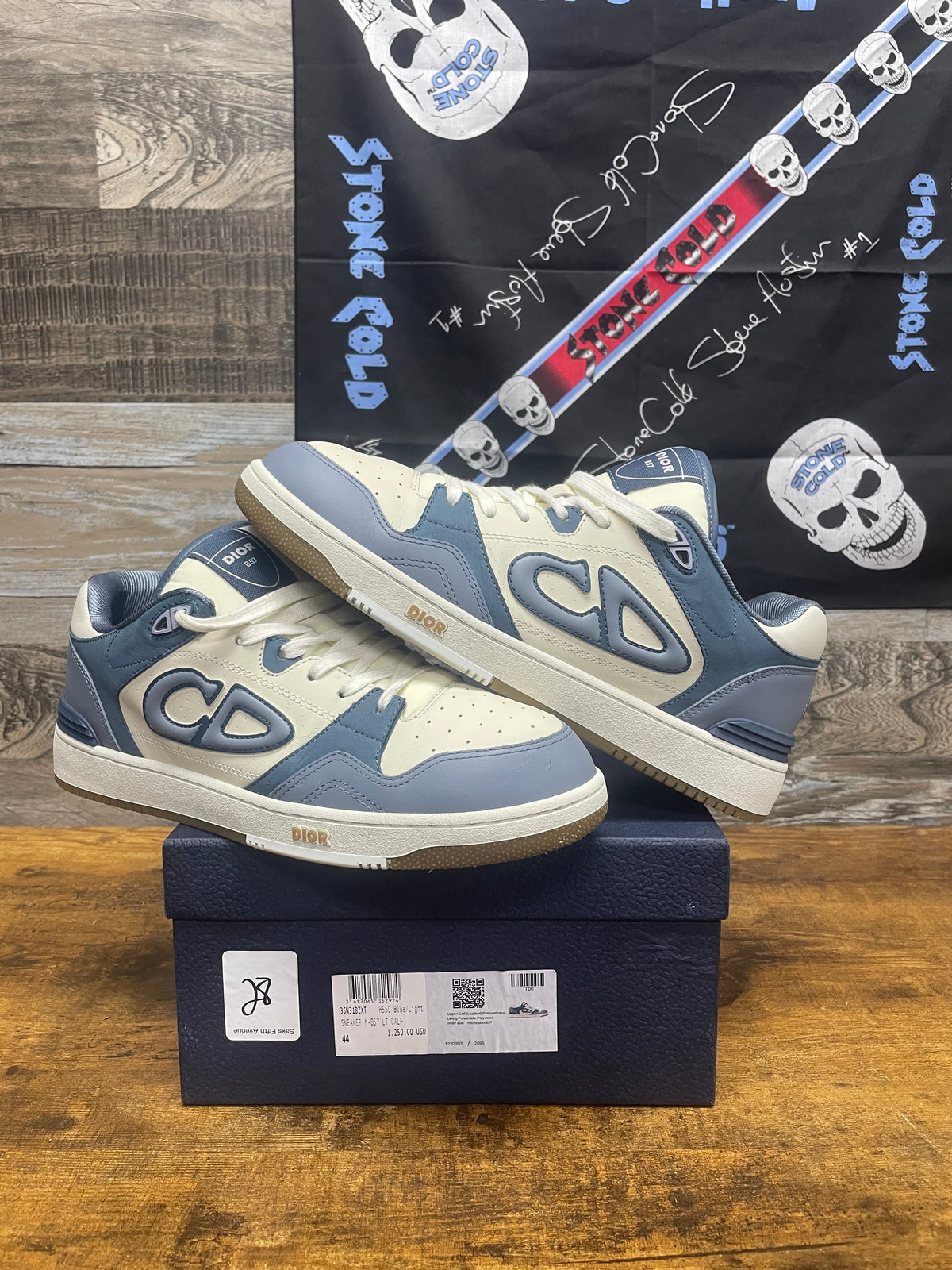 44 - Dior B57 Low "Blue Cream" sneaker