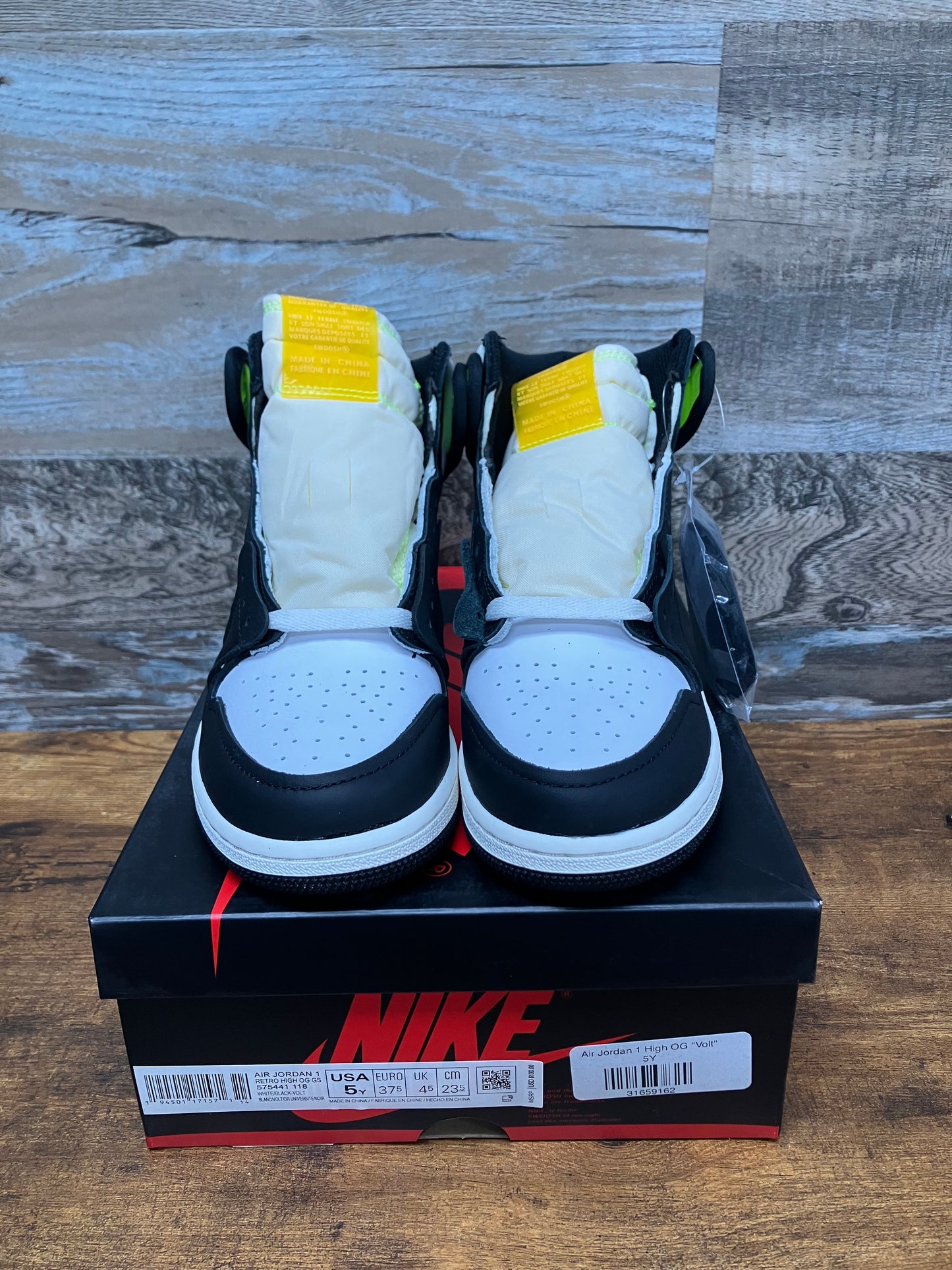 Jordan 1 Volt Size 5y