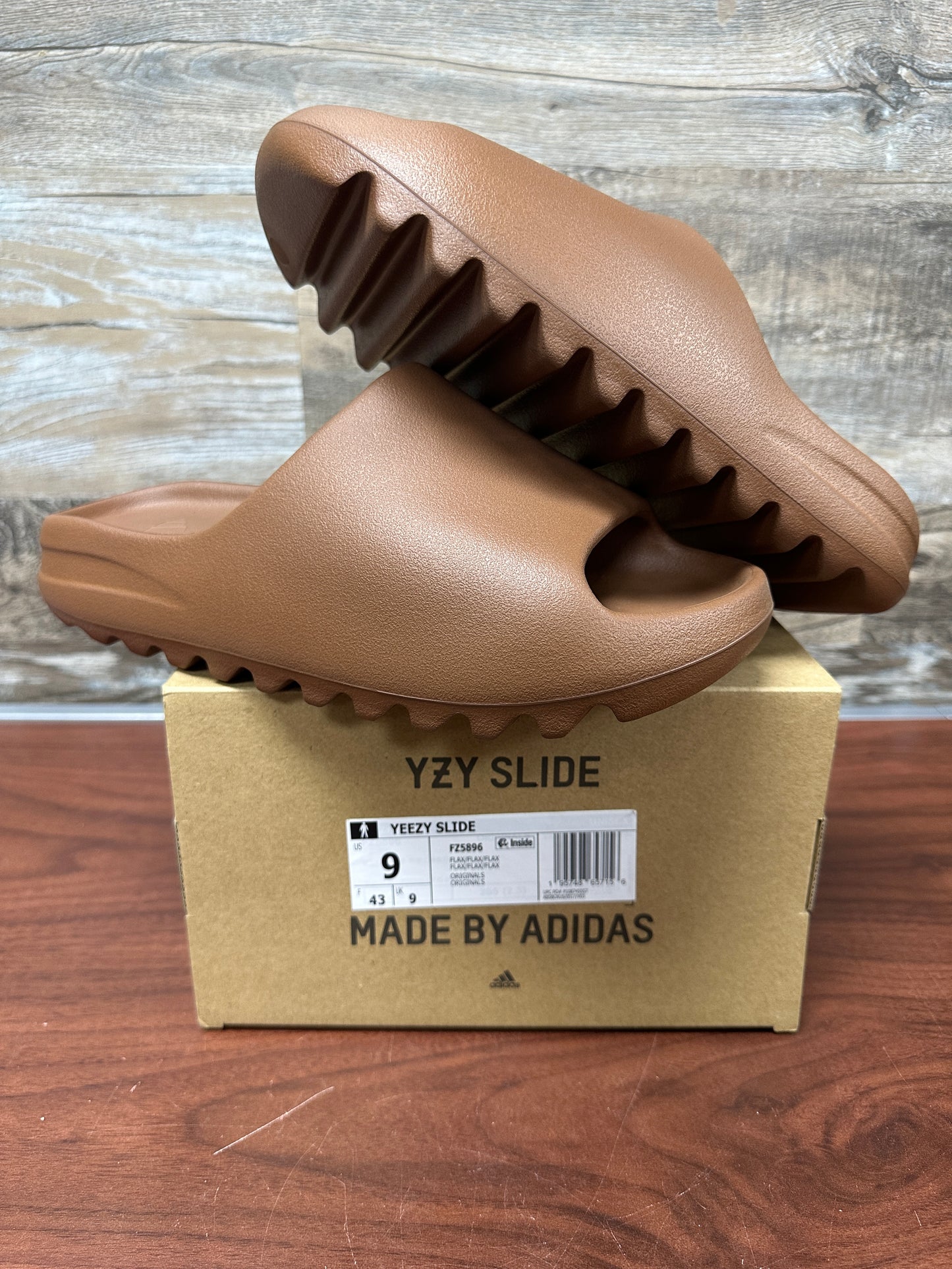 Yeezy Slide Flax Size 9