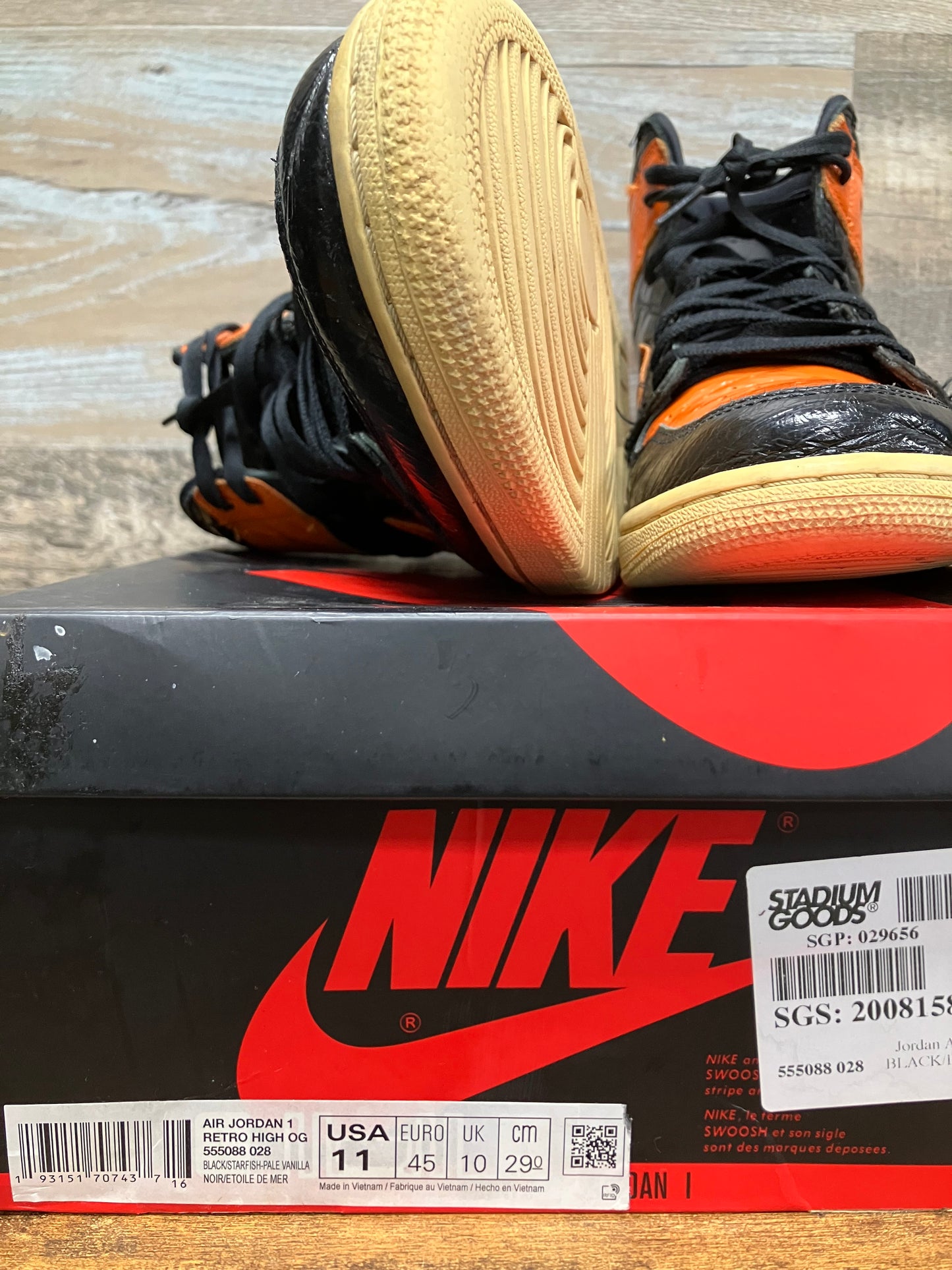 Air Jordan 1 Retro High “Shattered Backboard” 11