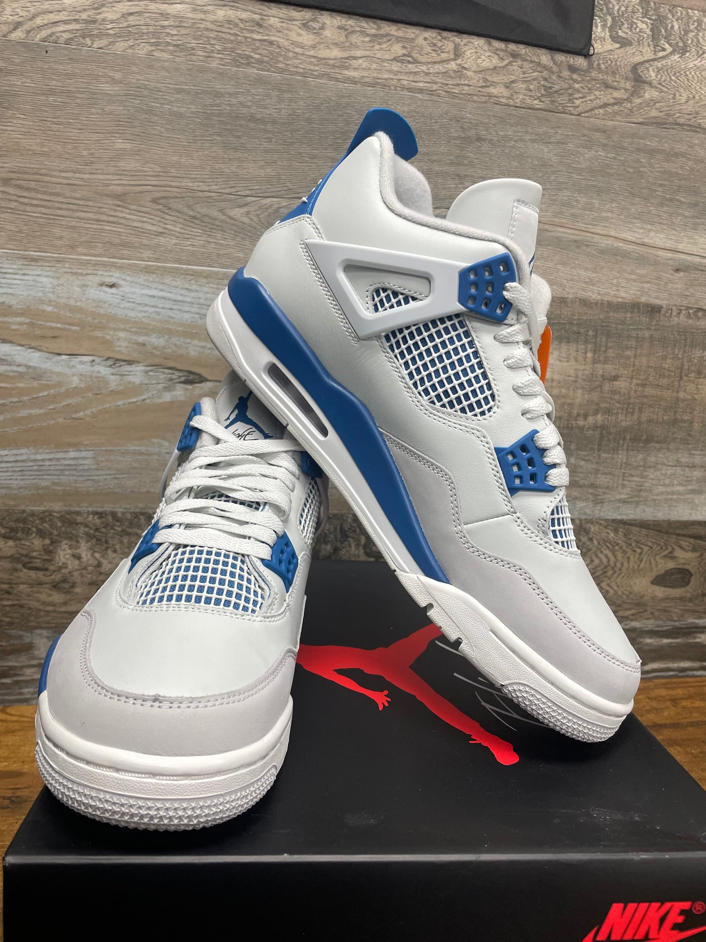 11 & 9 - Air Jordan 4 Retro Military Blue