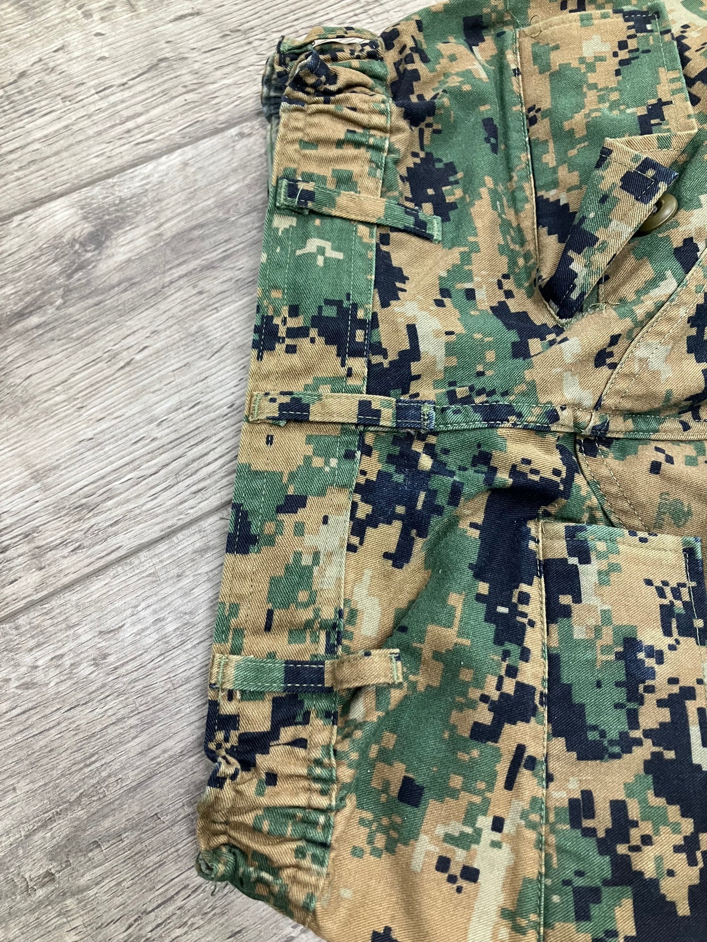 27/31-Woodland Digi Camo Cargo Pants
