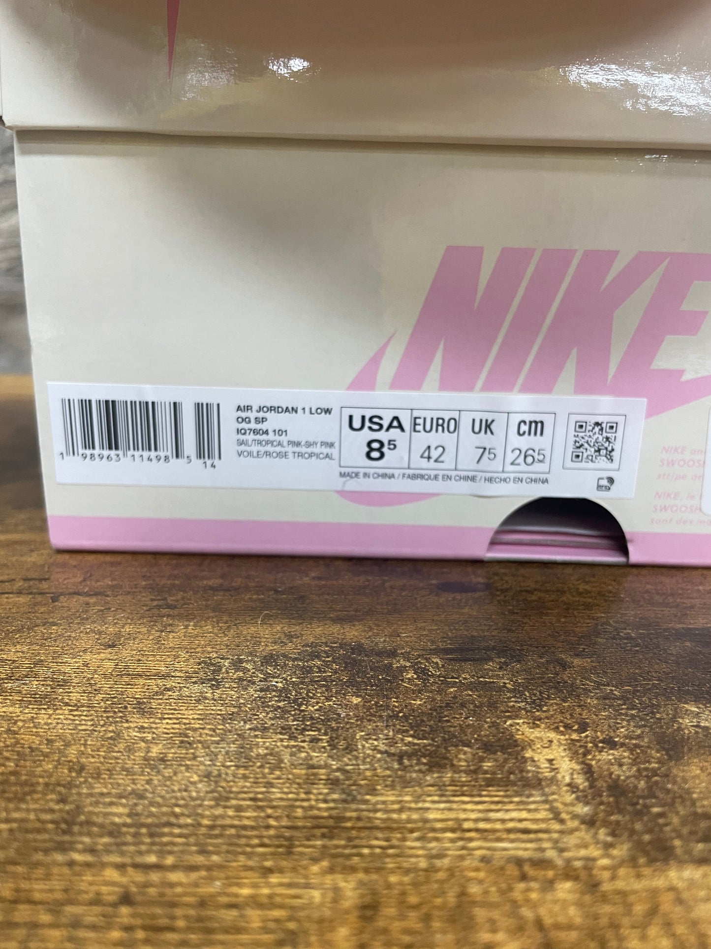 8.5 - Air Jordan 1 Low x Travis Scott "Tropical Pink