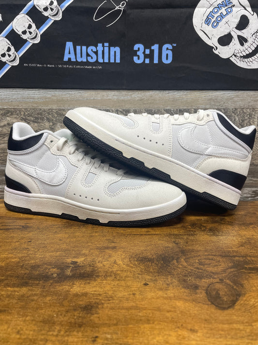 9.5 - Nike MAC Attack Social status