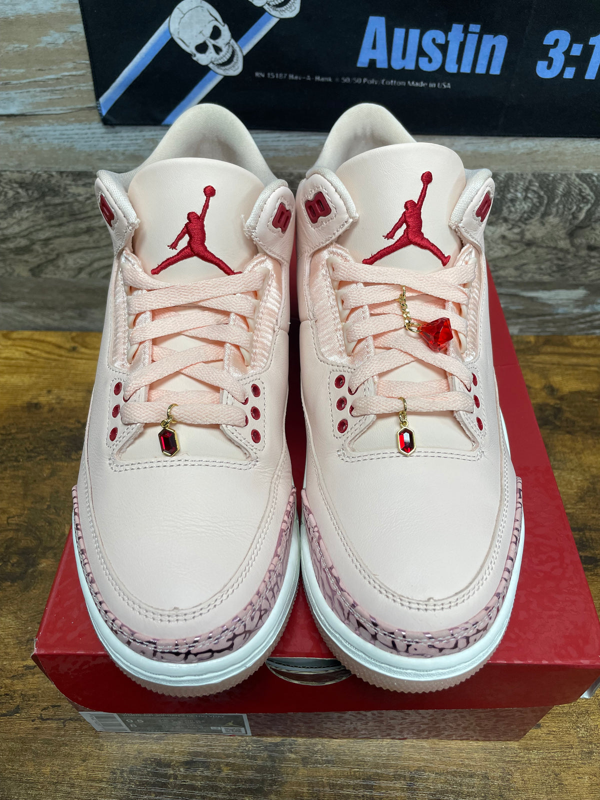 Jordan 3 Valentines Day Size 9.5W