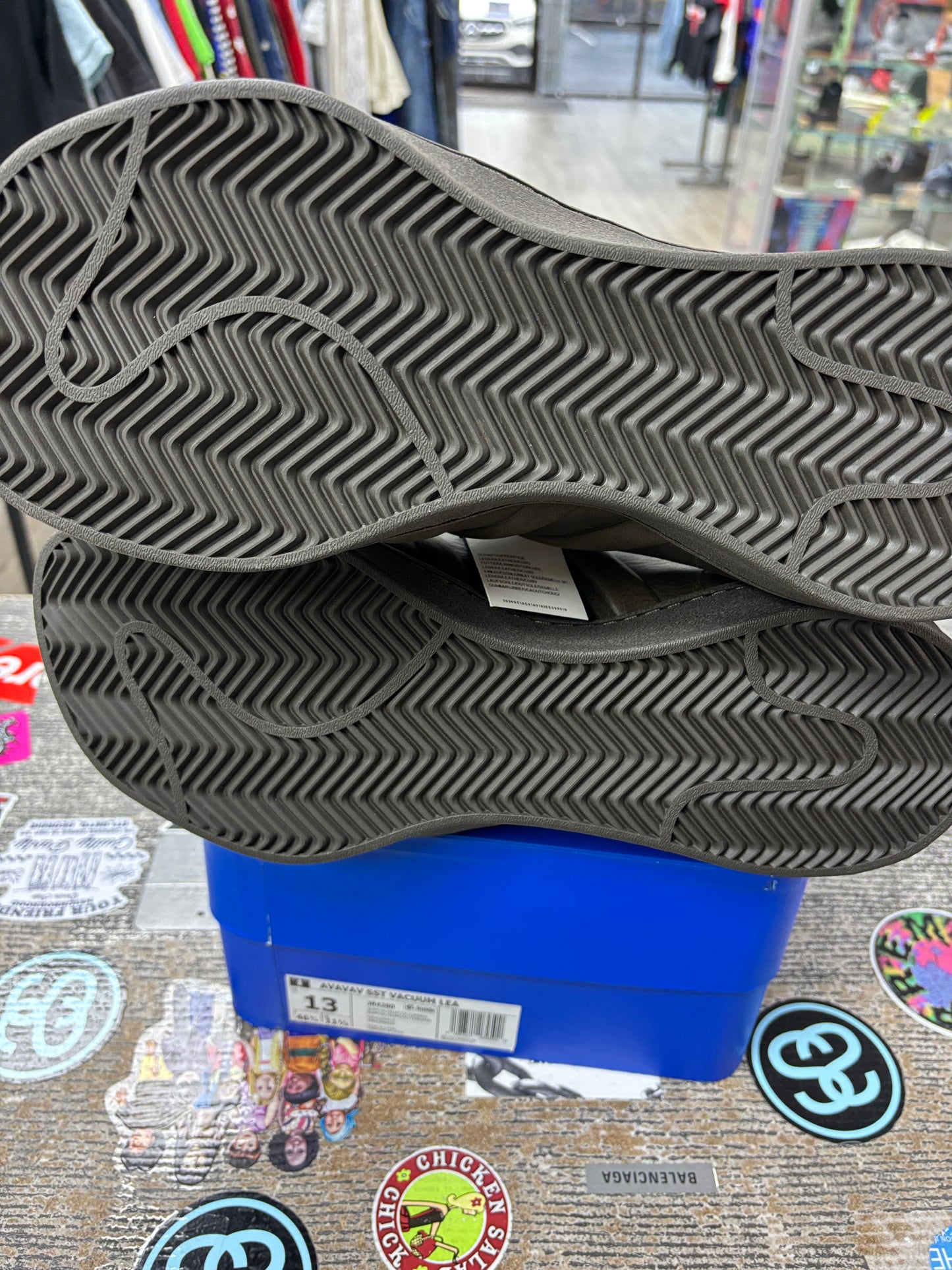 13w- Adidas superstar Avavav umber