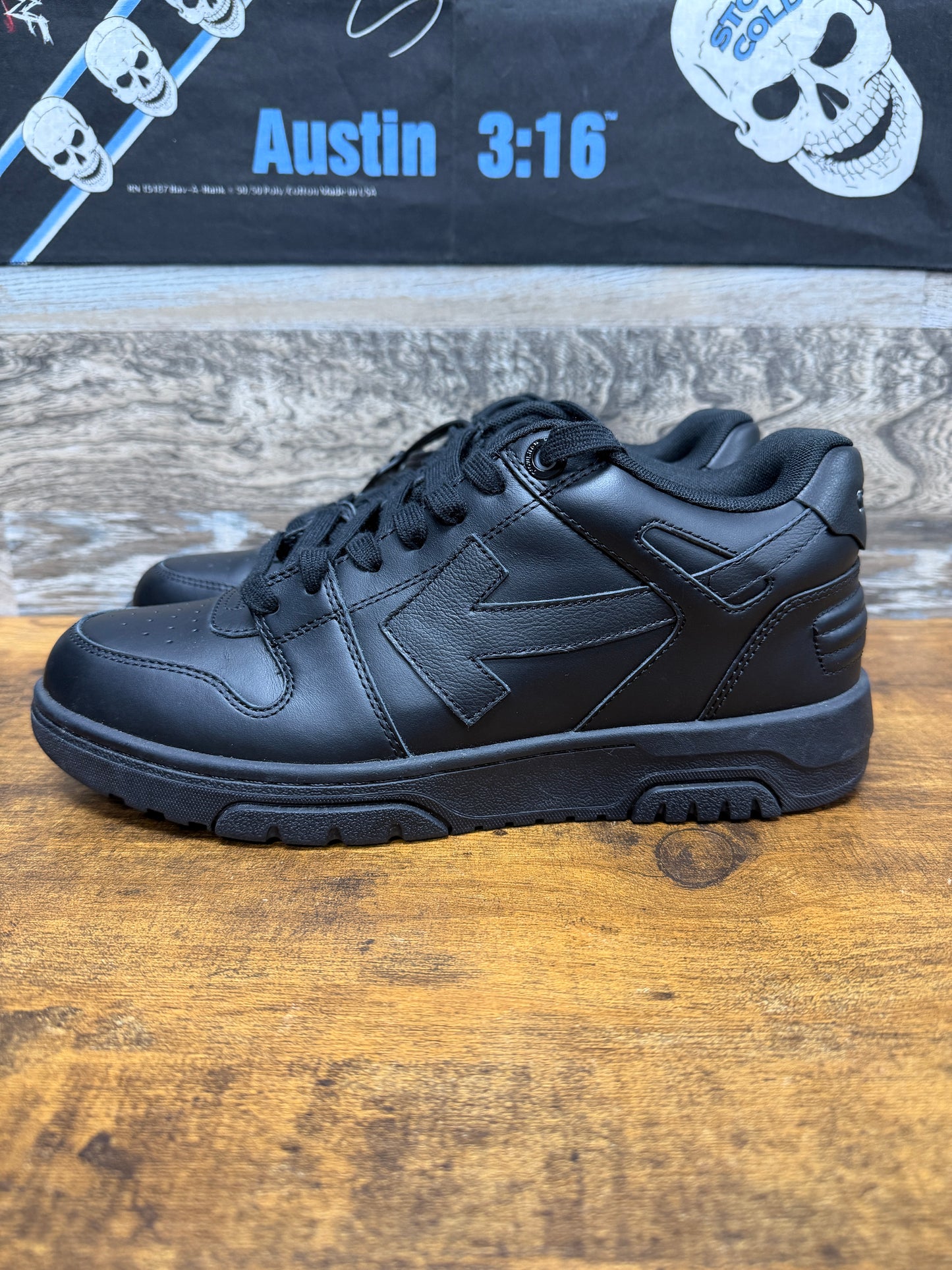 9 - Off-White Out of office Triple Black