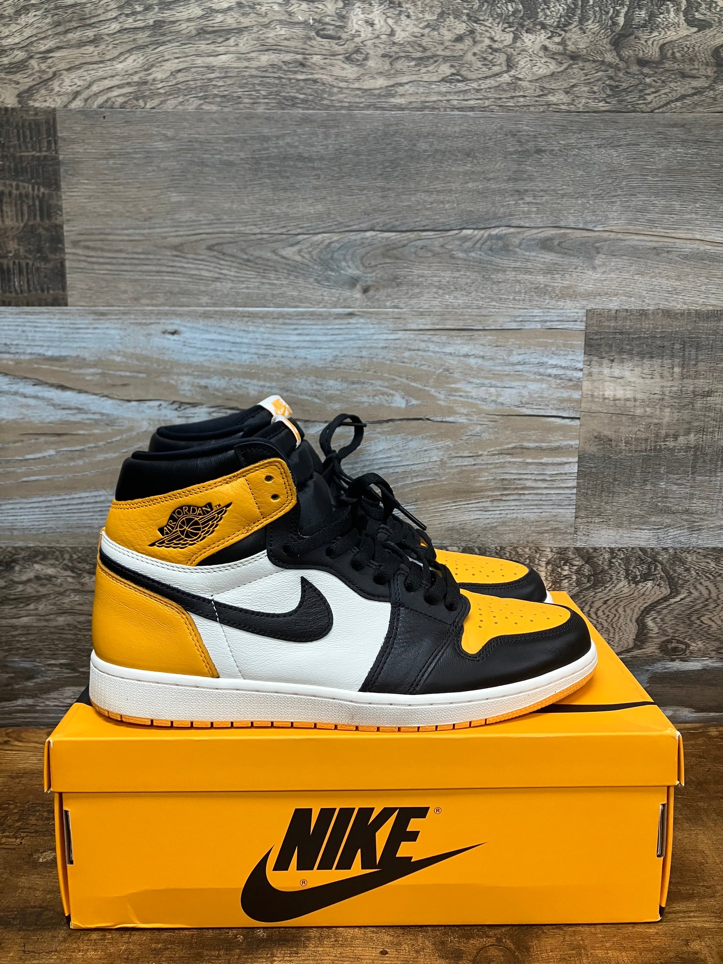 Air Jordan 1 High Taxi 12