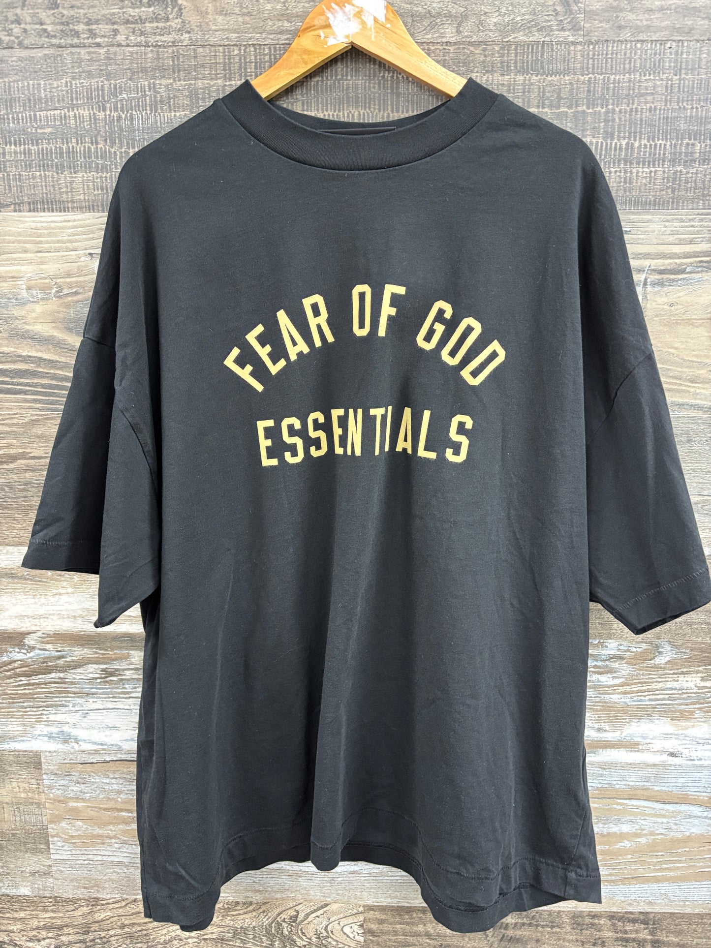 L- Essentials Fear of God arc logo tee