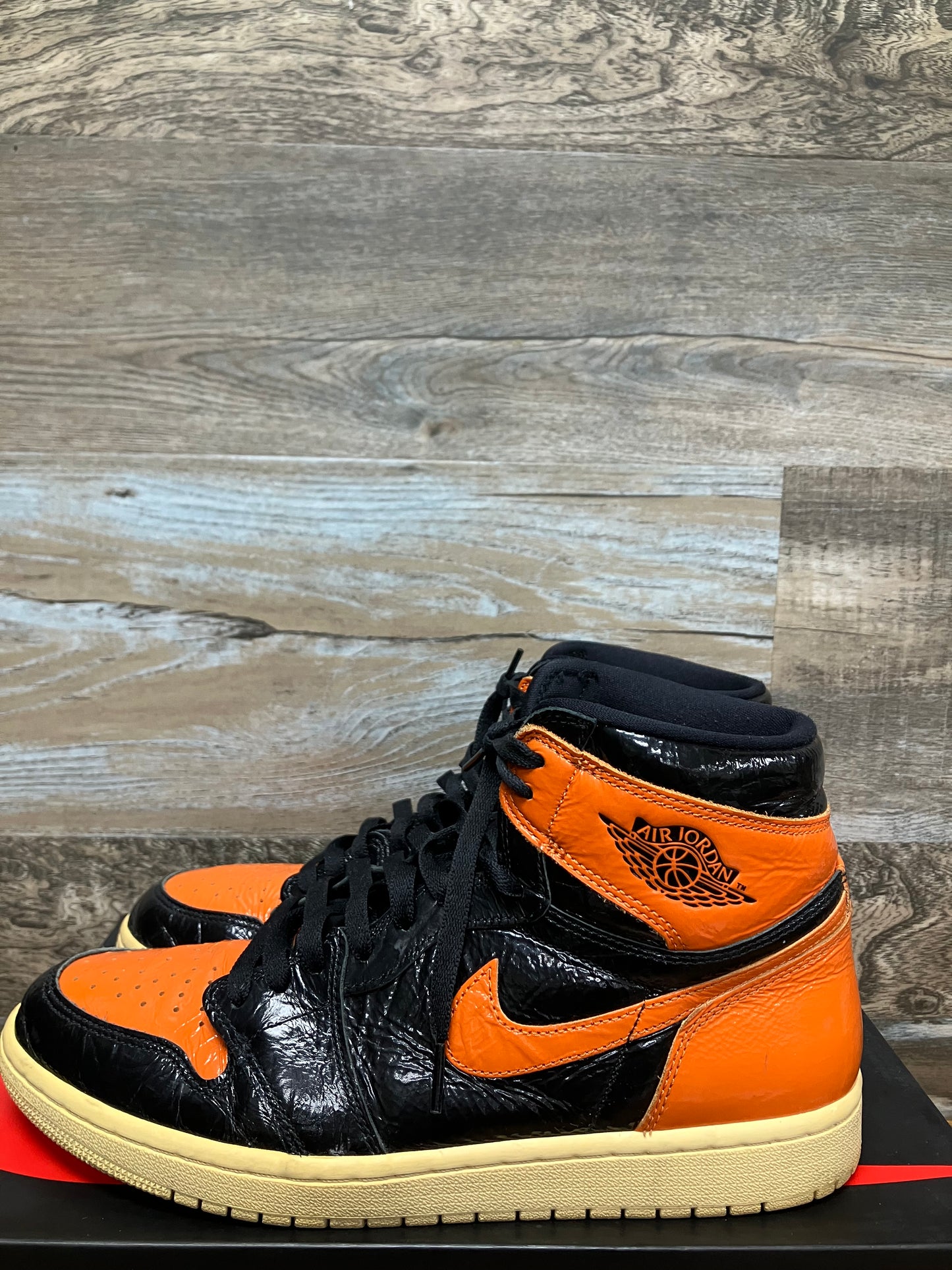 Air Jordan 1 Retro High “Shattered Backboard” 11