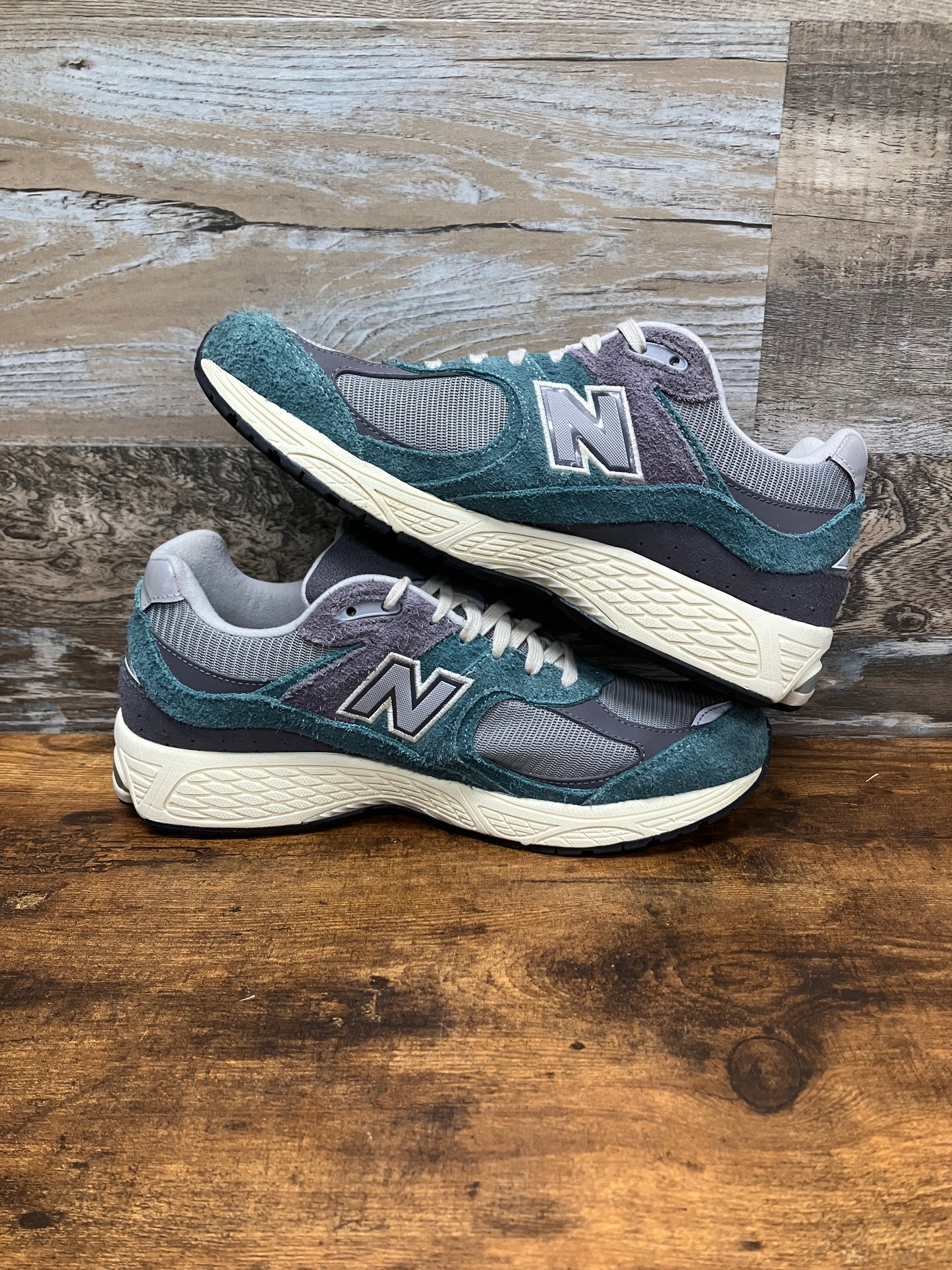 New Balance 2002r Teal Size 11