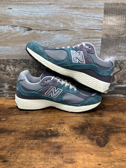 New Balance 2002r Teal Size 11