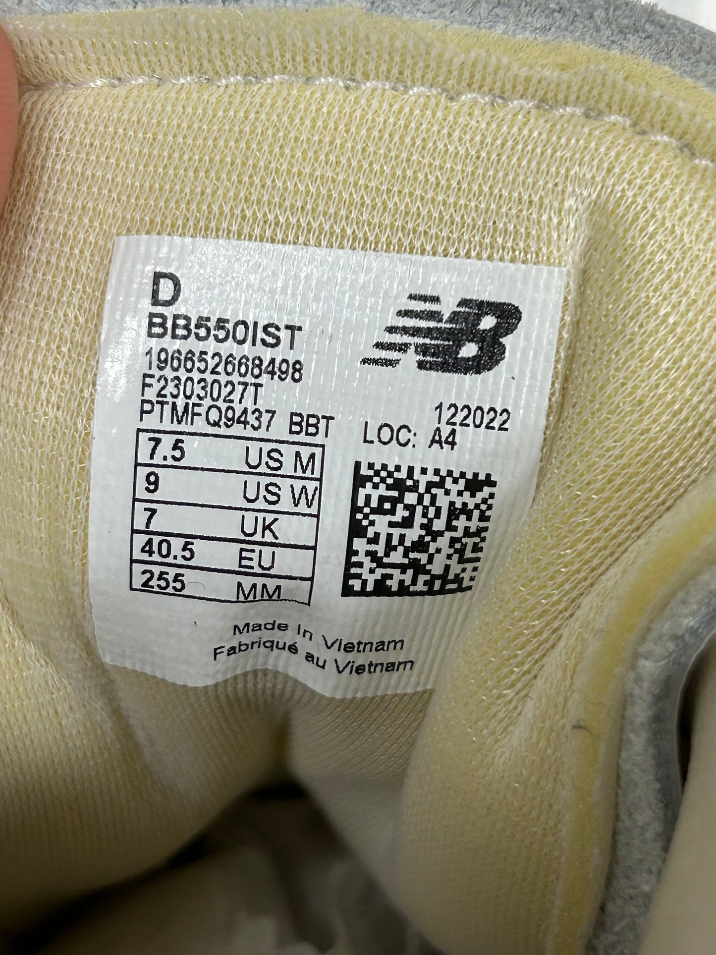 New balance 550 Cream Size 7.5