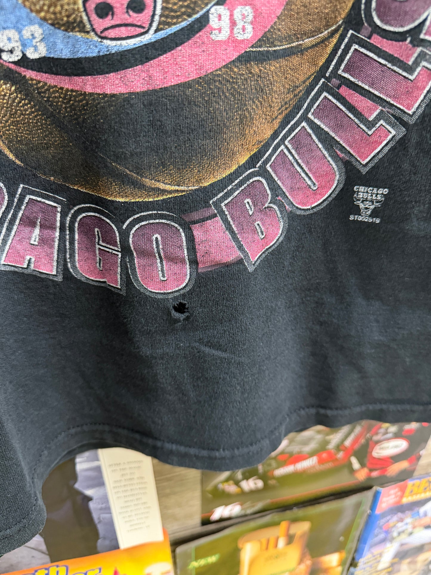 L - Chicago Bulls 1998 NBA Champions Distressed Starter