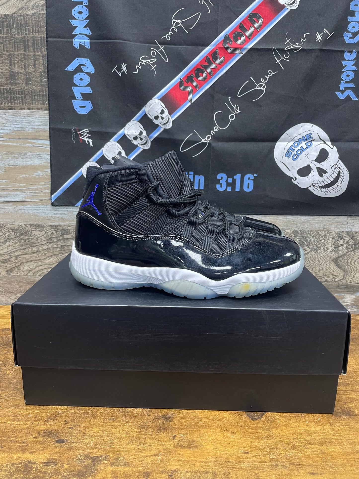 Air Jordan 11 "Space Jam" sneaker 9.5