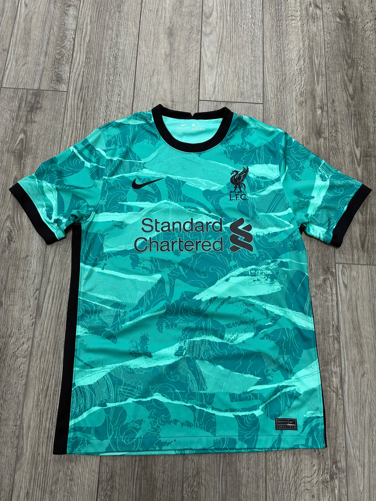 M - Liverpool 20/21 Away Kit