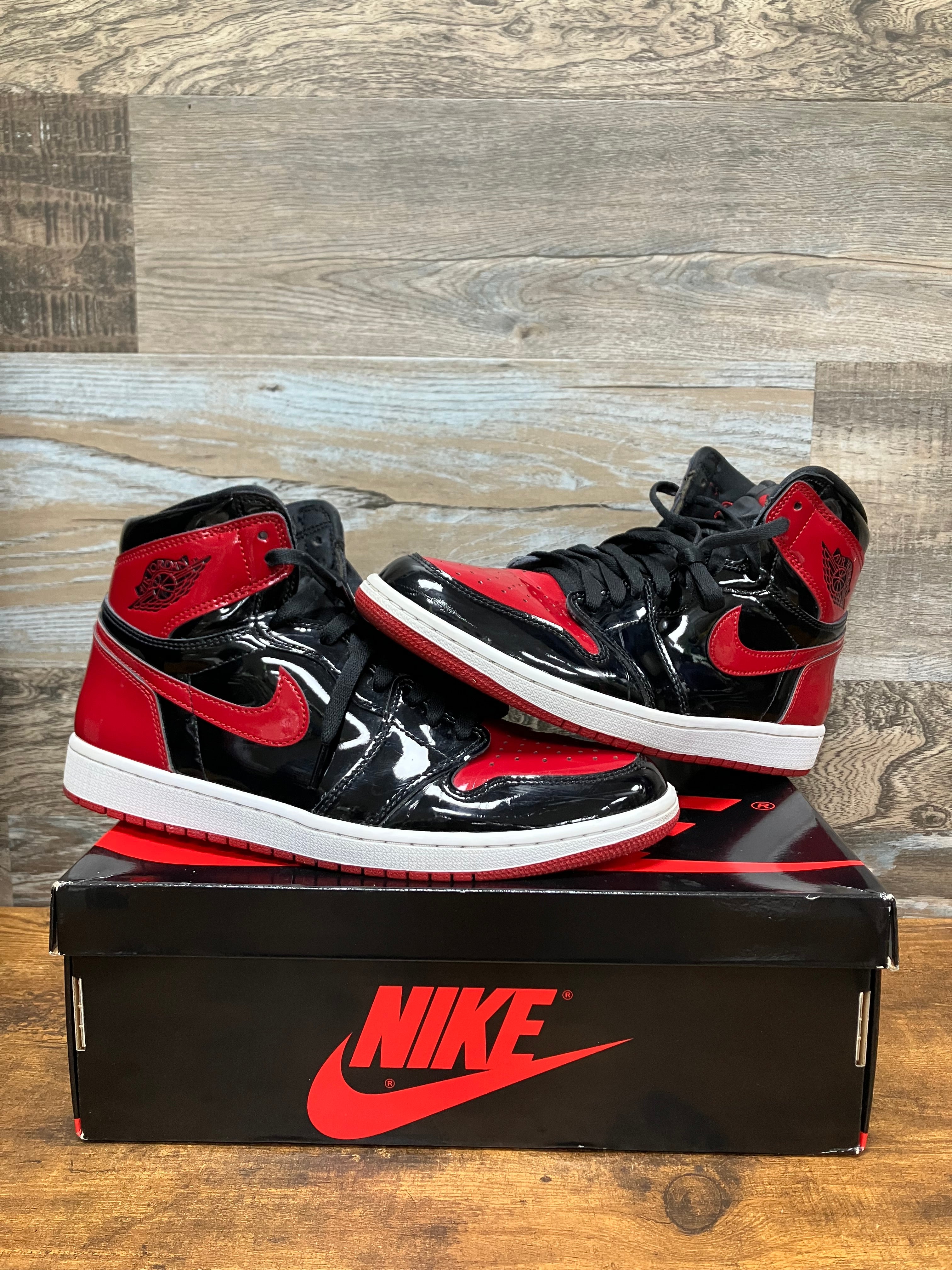 アイシャNIKE AIR JORDAN 1 HIGH パテントBRED Jordan 1 Retro High OG Patent Bred Men's - 555088-063 - US