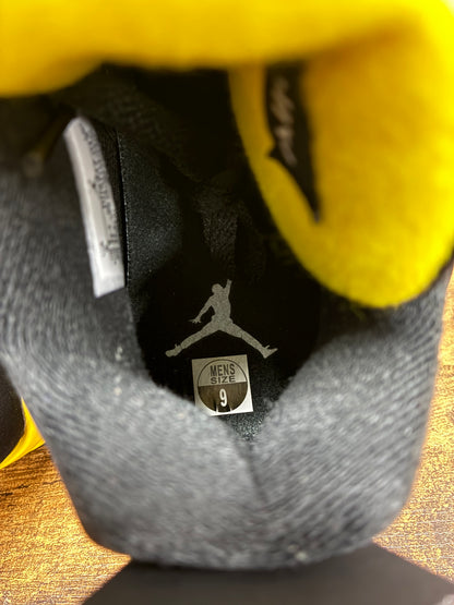9 - Jordan 4 Thunder 2023